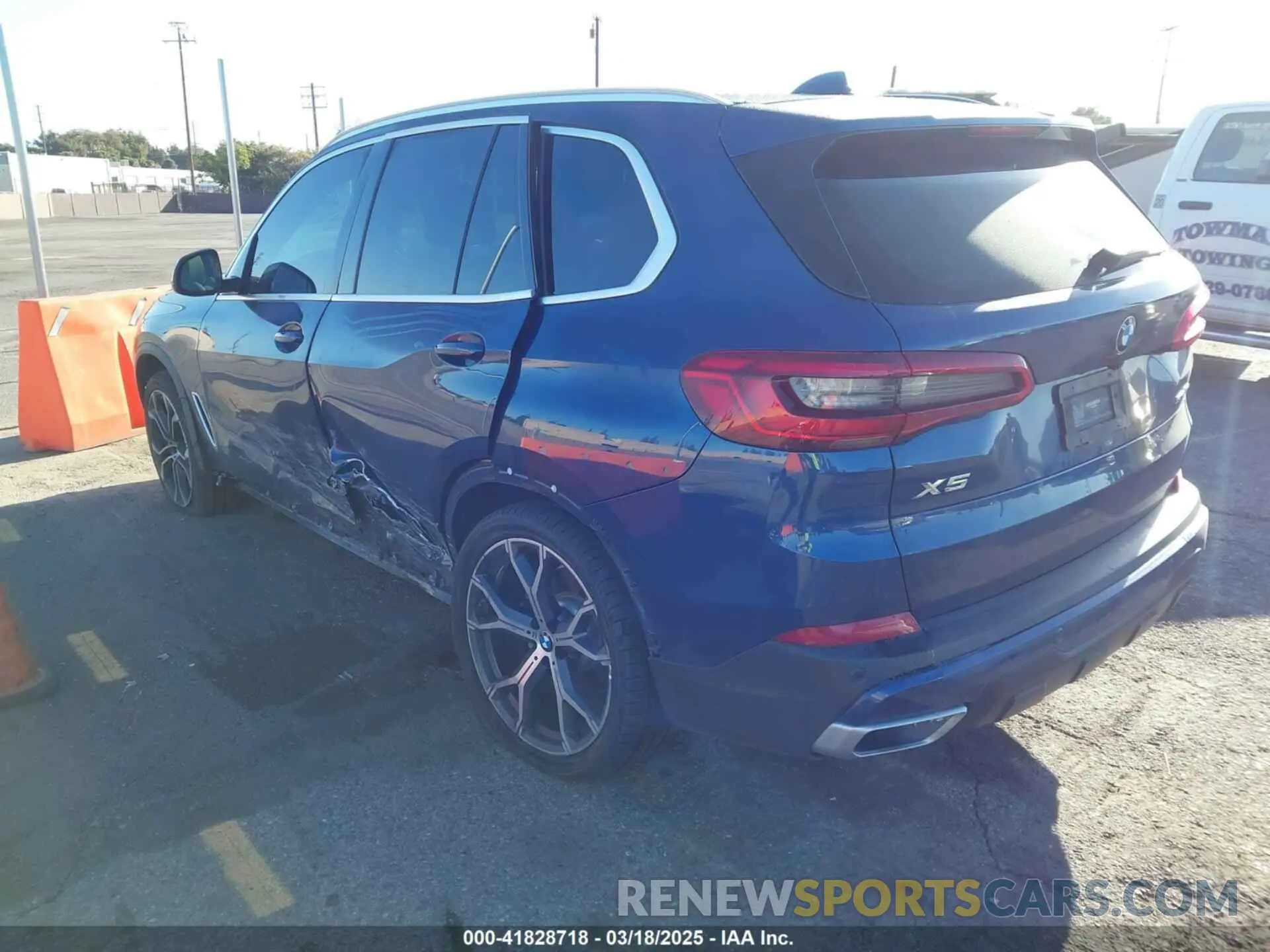 3 Photograph of a damaged car 5UXCR4C0XLLT18814 BMW X5 2020