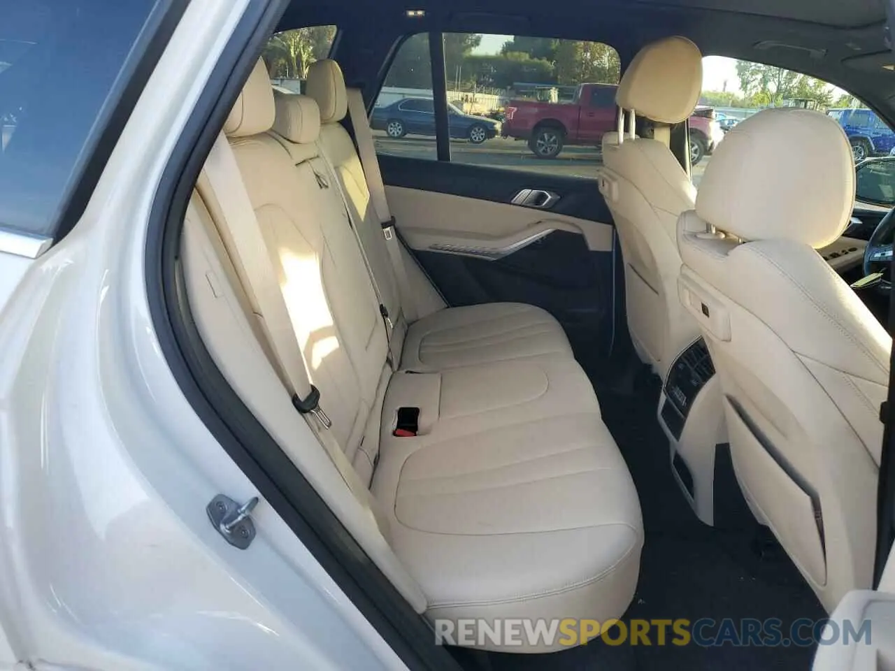 11 Photograph of a damaged car 5UXCR6C01L9C99503 BMW X5 2020