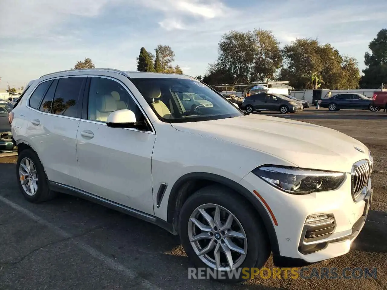 4 Photograph of a damaged car 5UXCR6C01L9C99503 BMW X5 2020