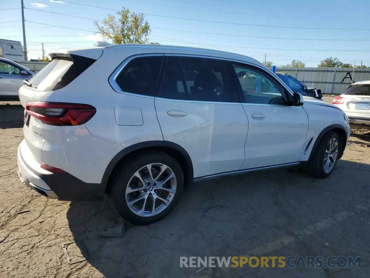 3 Фотография поврежденного автомобиля 5UXCR6C01LLL76192 BMW X5 2020