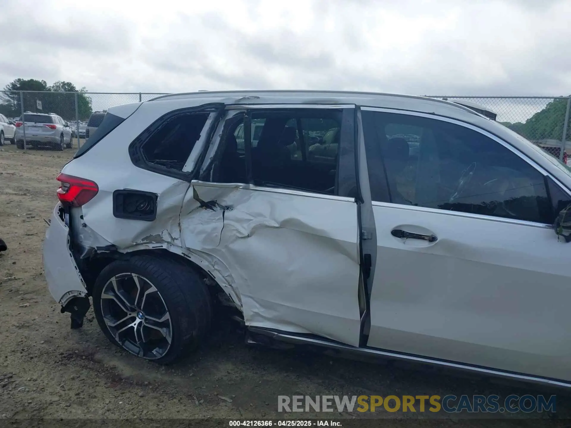 6 Фотография поврежденного автомобиля 5UXCR6C03L9B18871 BMW X5 2020