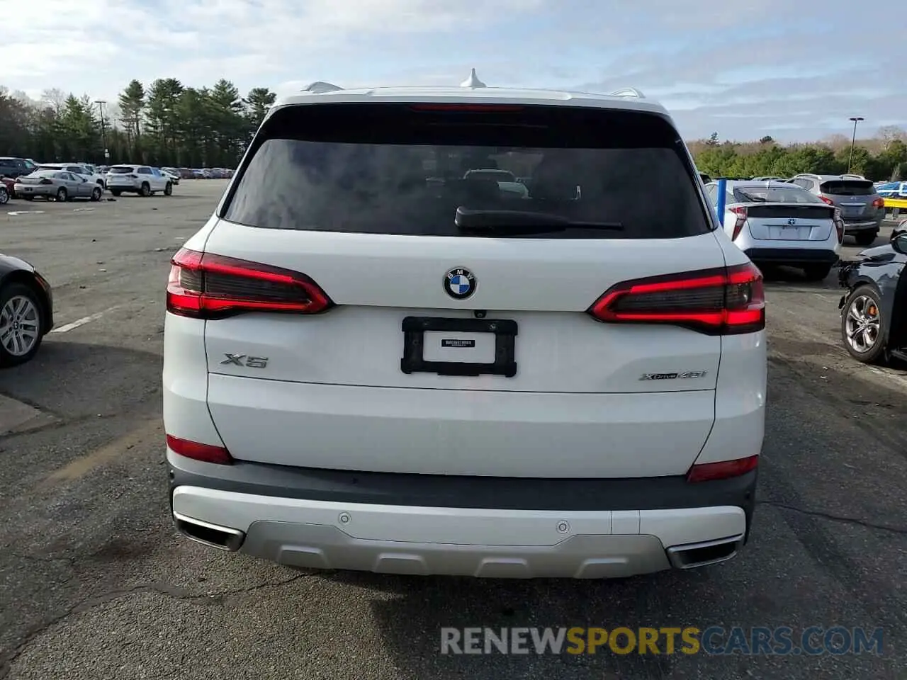 6 Photograph of a damaged car 5UXCR6C04L9B36134 BMW X5 2020