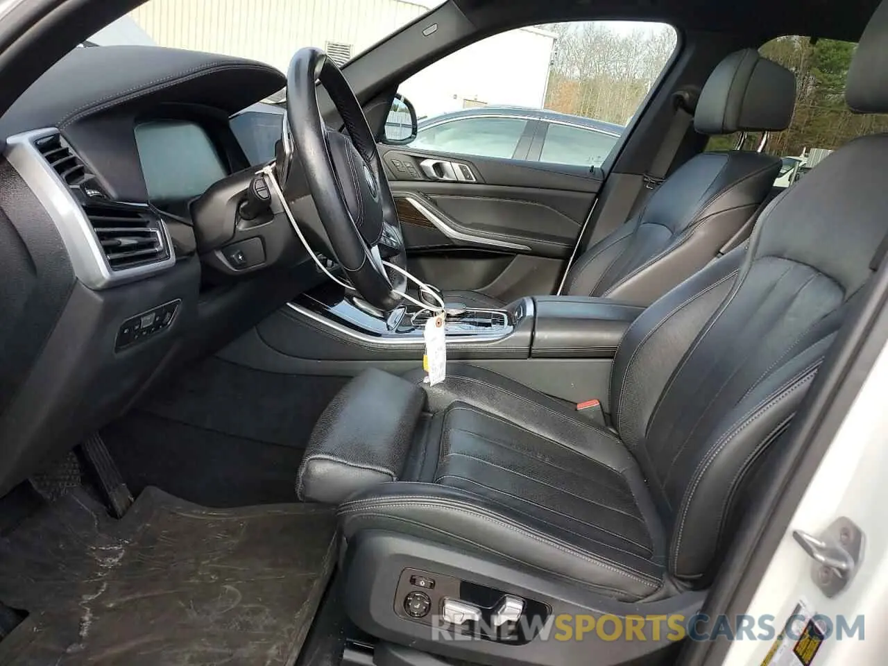 7 Photograph of a damaged car 5UXCR6C04L9B36134 BMW X5 2020
