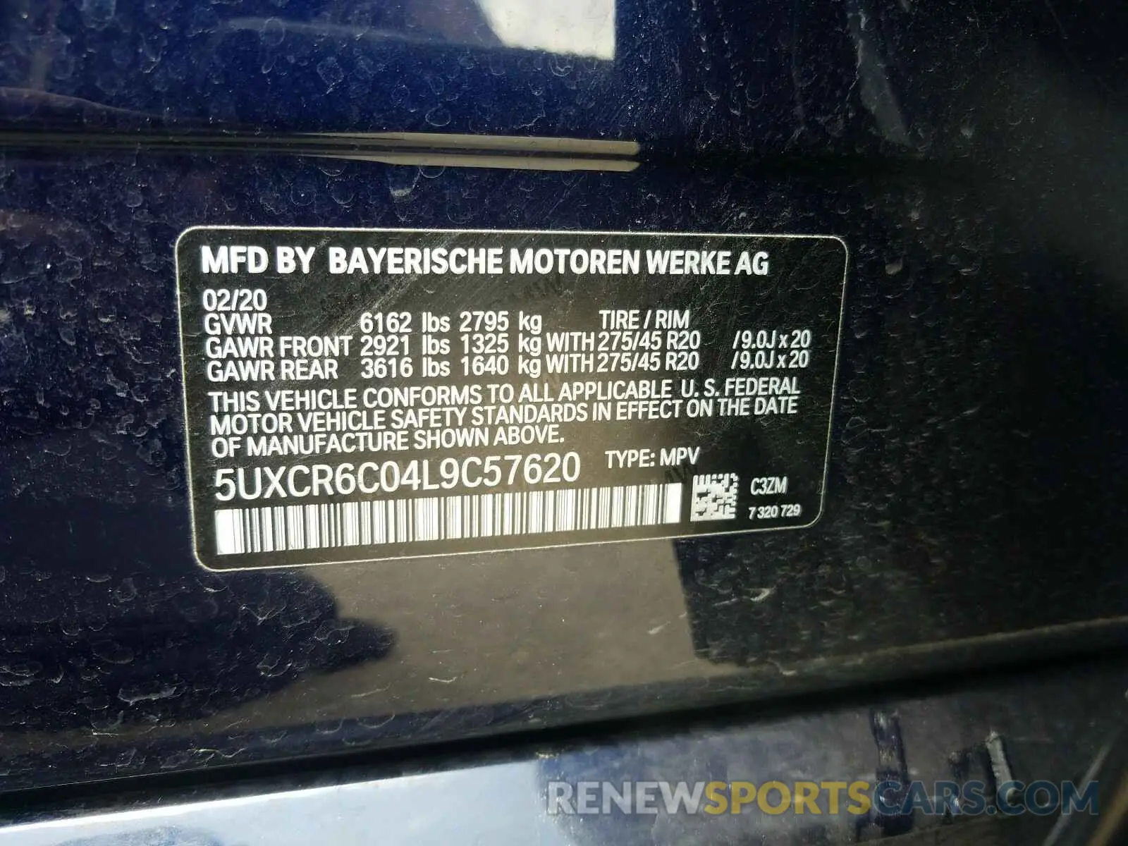 10 Photograph of a damaged car 5UXCR6C04L9C57620 BMW X5 2020