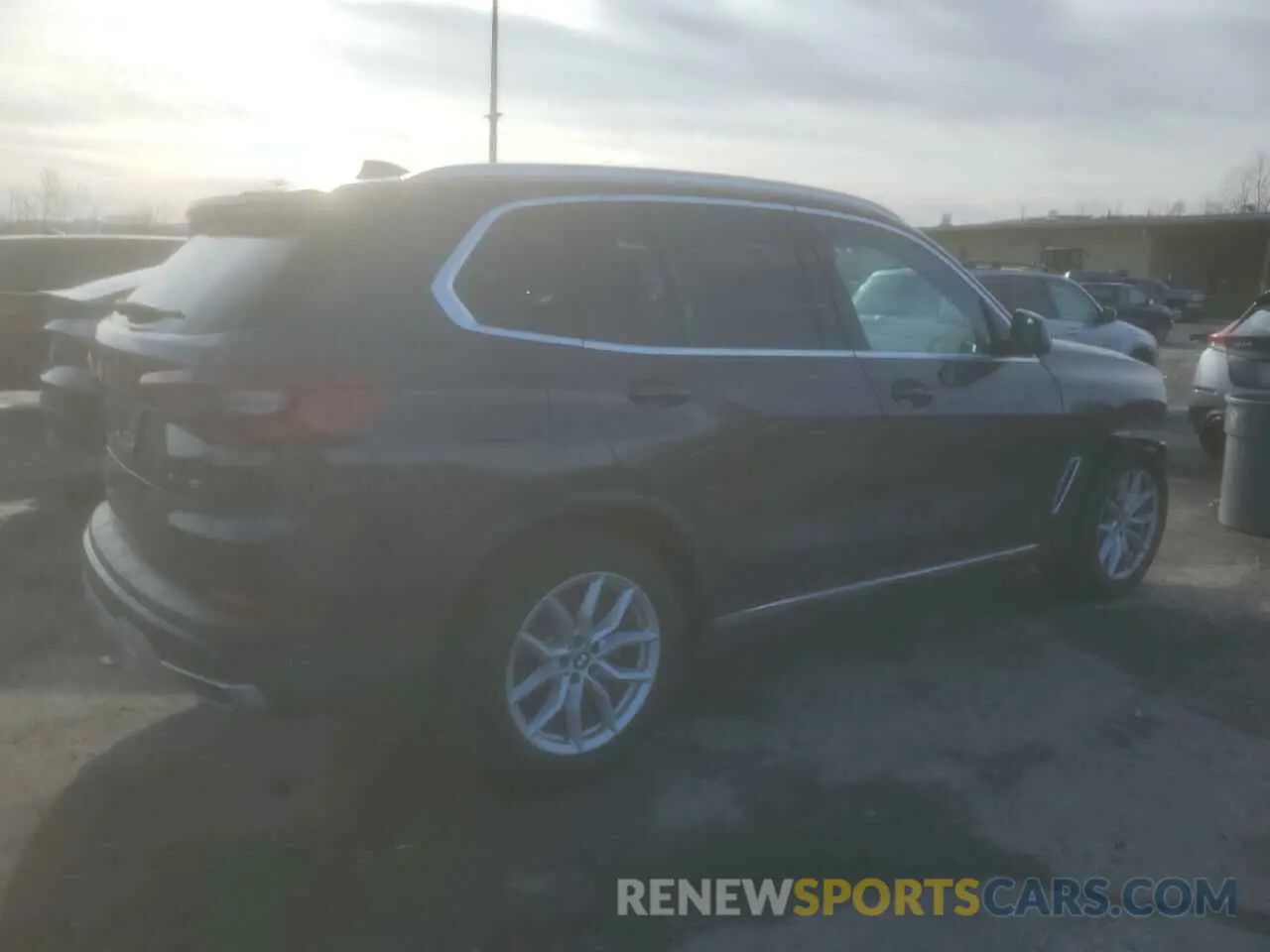 3 Photograph of a damaged car 5UXCR6C05L9B56165 BMW X5 2020