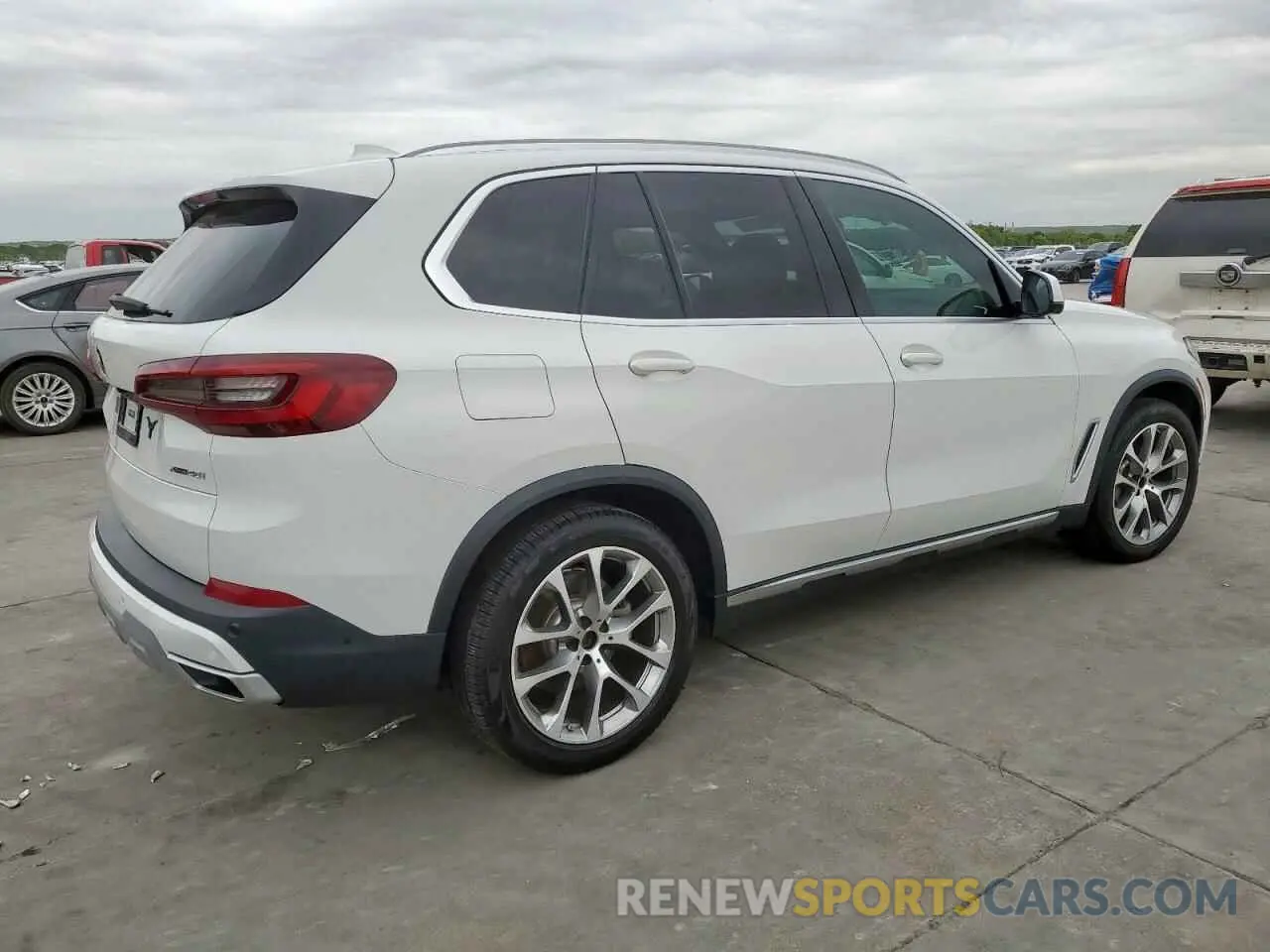 3 Photograph of a damaged car 5UXCR6C08L9C21834 BMW X5 2020