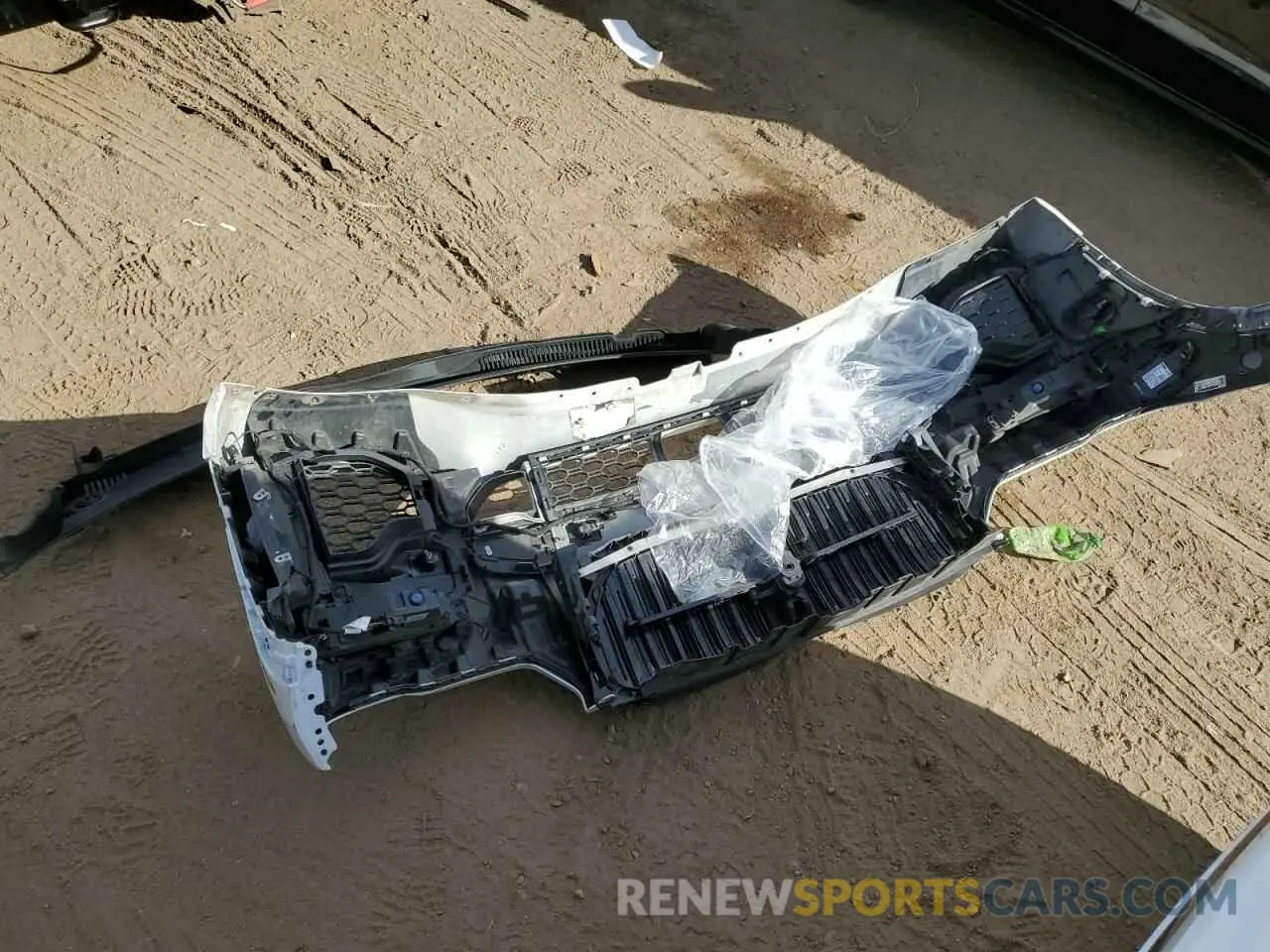 12 Photograph of a damaged car 5UXCR6C08L9C40125 BMW X5 2020