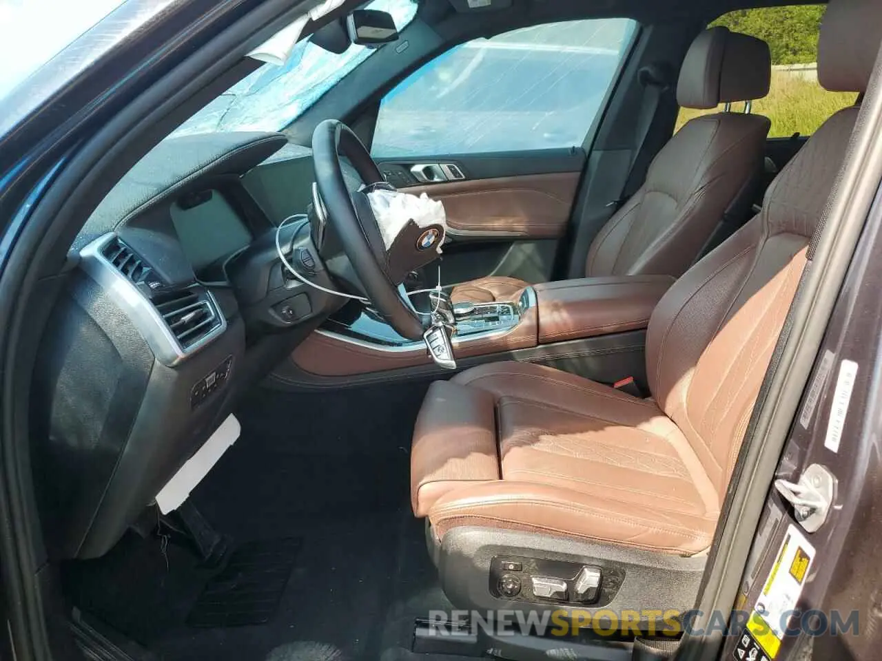 7 Photograph of a damaged car 5UXCR6C0XLLL82895 BMW X5 2020