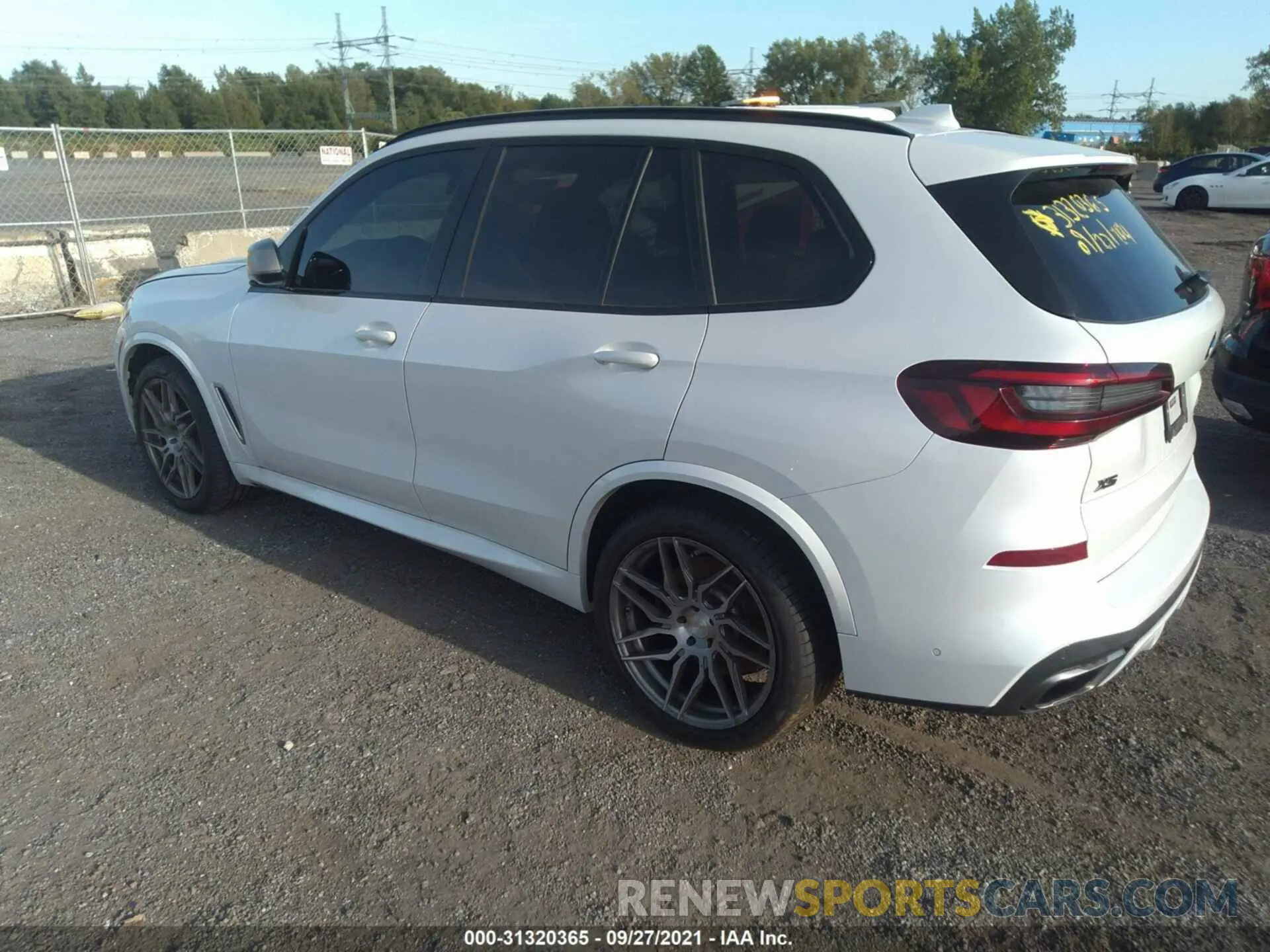 3 Фотография поврежденного автомобиля 5UXJU4C06L9C18103 BMW X5 2020