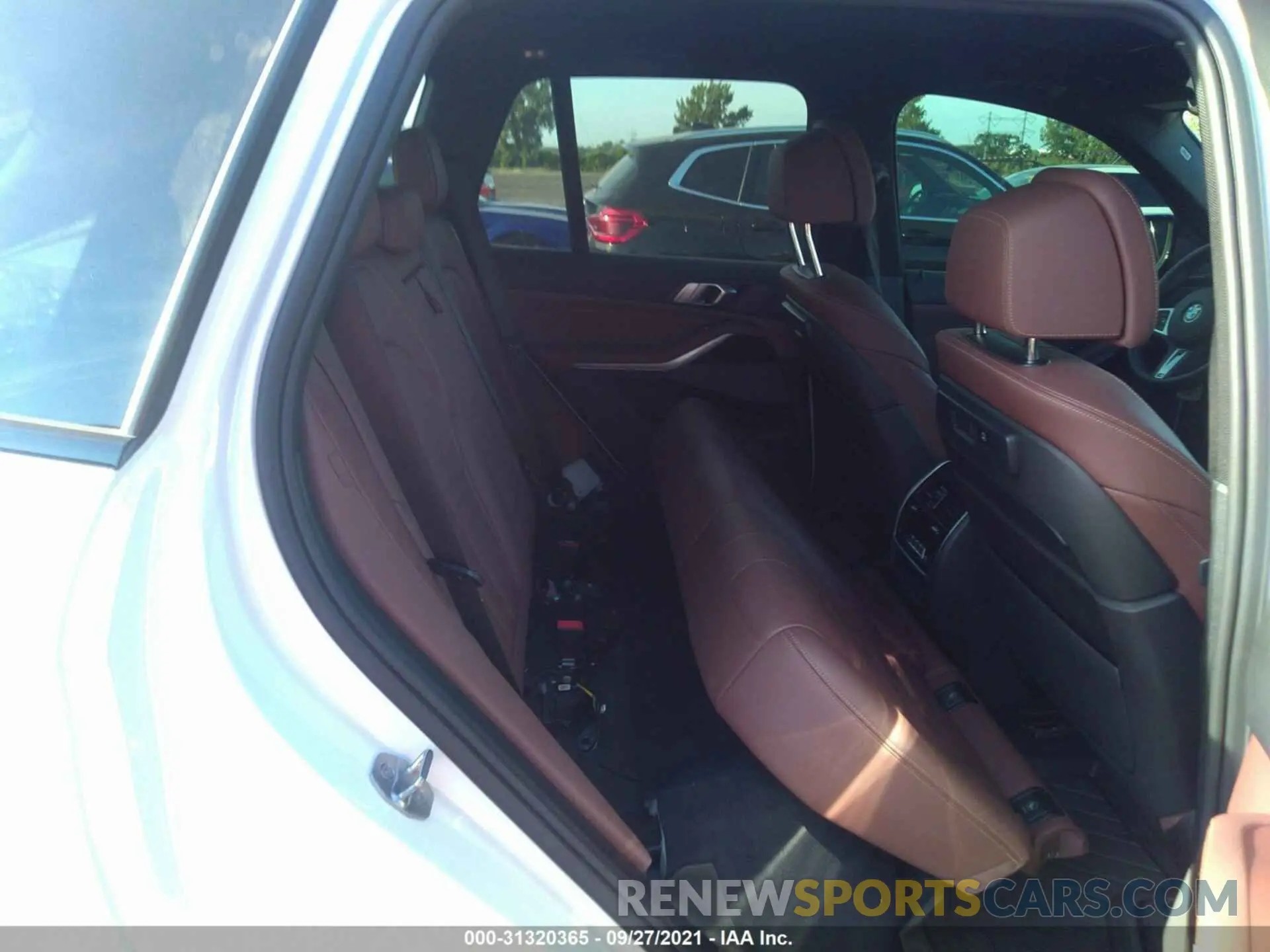 8 Фотография поврежденного автомобиля 5UXJU4C06L9C18103 BMW X5 2020