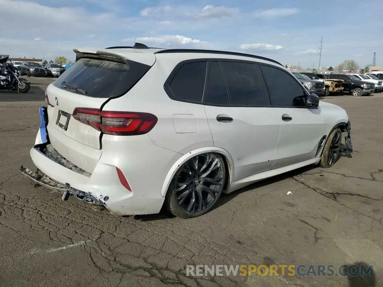 3 Photograph of a damaged car 5YMJU0C07L9C82264 BMW X5 2020