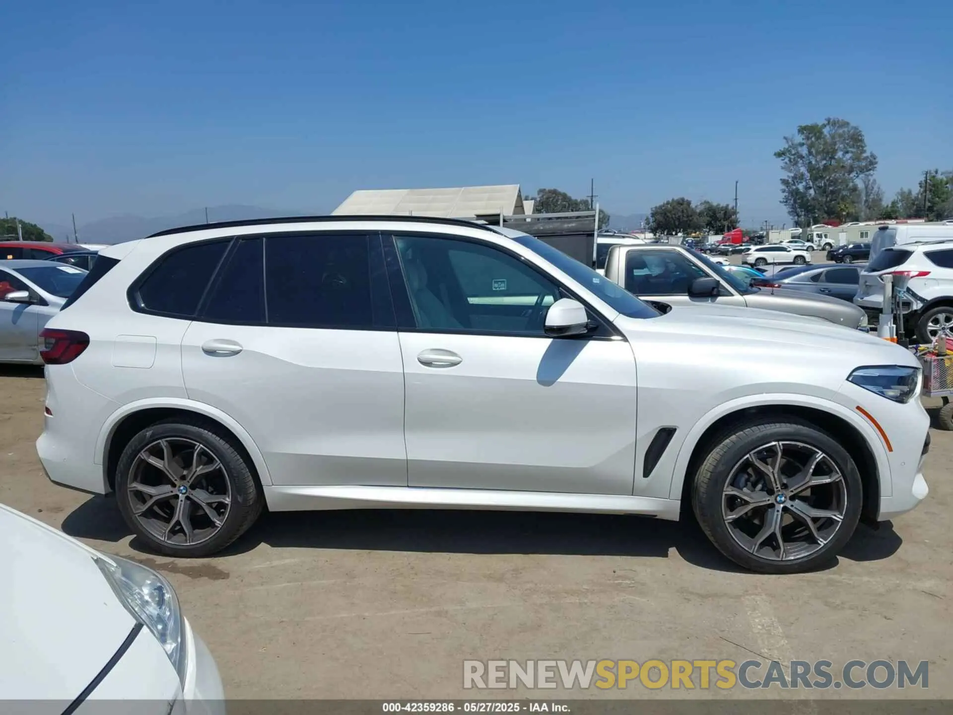 14 Photograph of a damaged car 5UXCR4C00M9D80336 BMW X5 2021