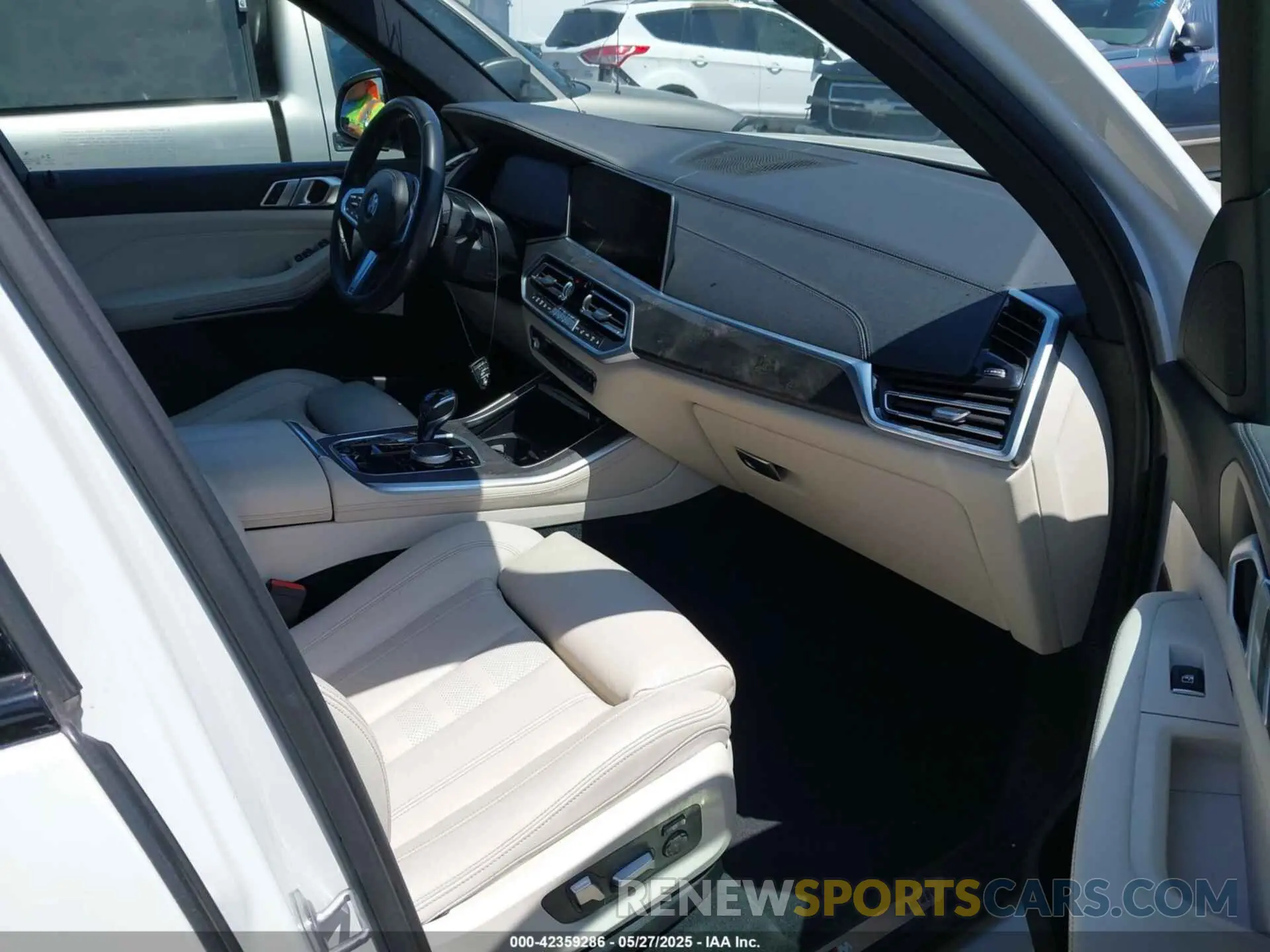 5 Photograph of a damaged car 5UXCR4C00M9D80336 BMW X5 2021