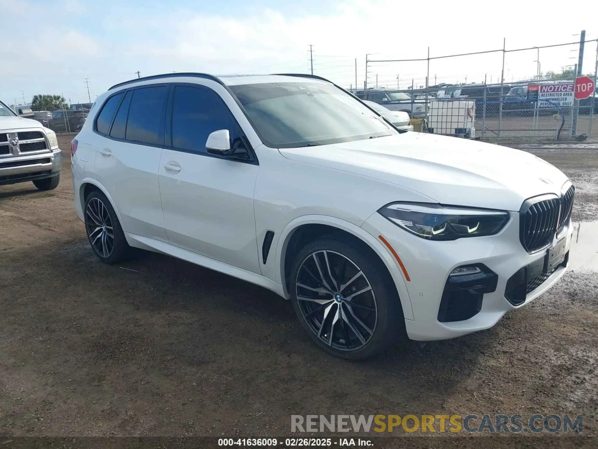 1 Photograph of a damaged car 5UXCR4C00M9D80482 BMW X5 2021