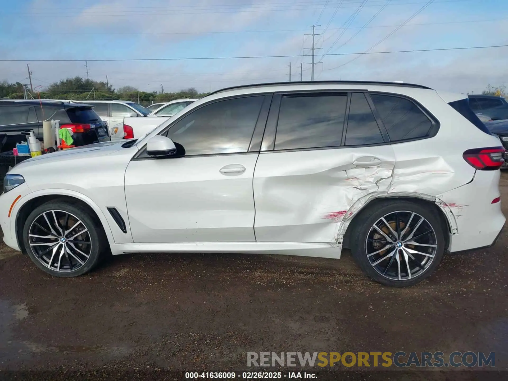 14 Photograph of a damaged car 5UXCR4C00M9D80482 BMW X5 2021