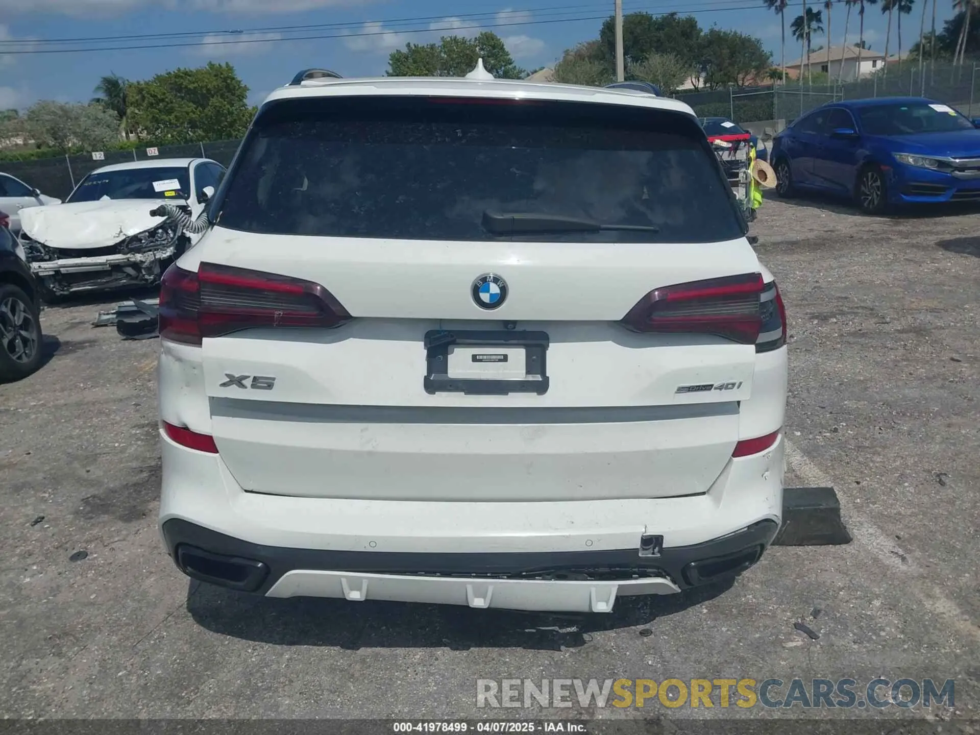 15 Photograph of a damaged car 5UXCR4C01M9D77686 BMW X5 2021