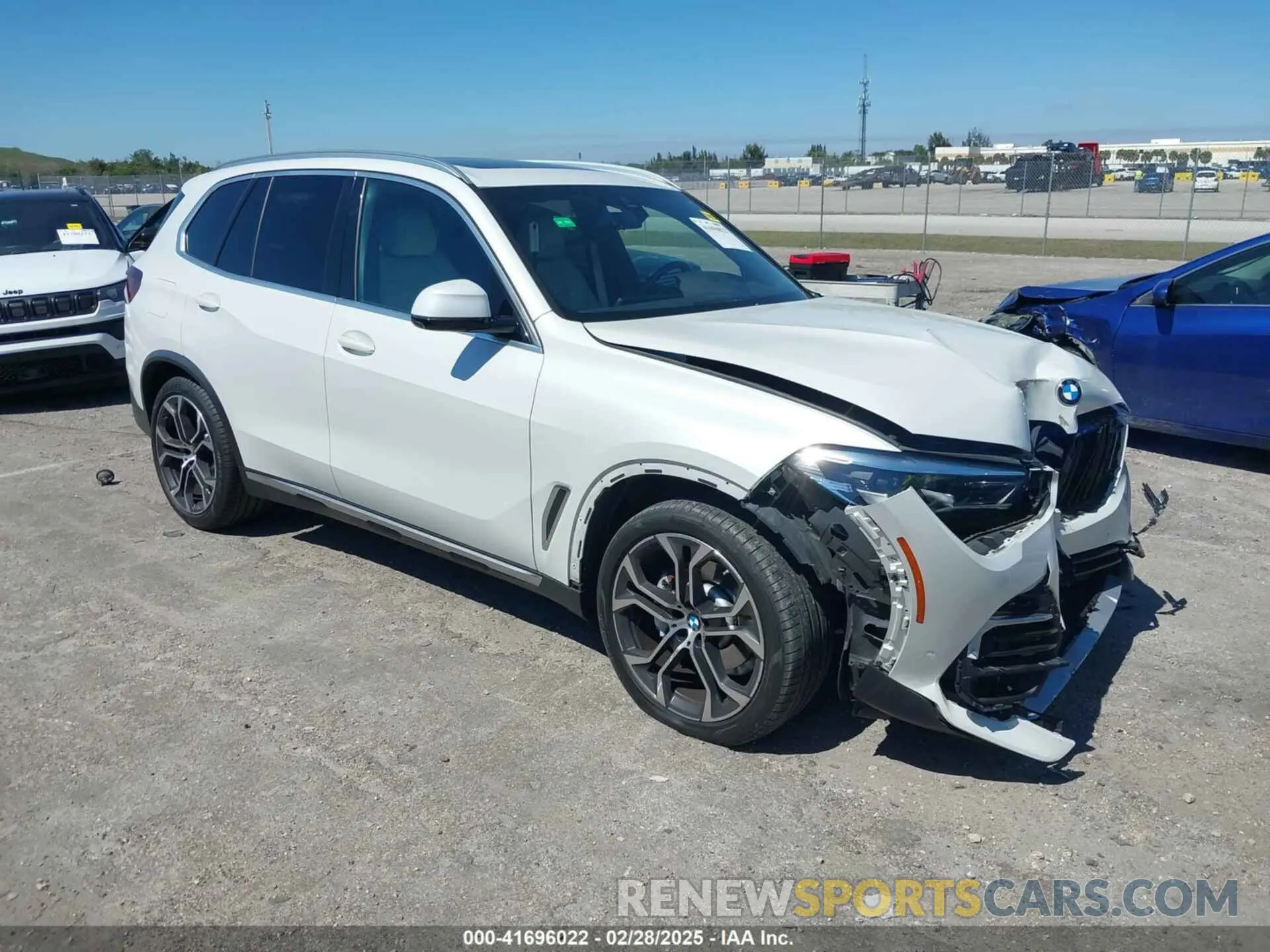 1 Photograph of a damaged car 5UXCR4C02M9G34810 BMW X5 2021