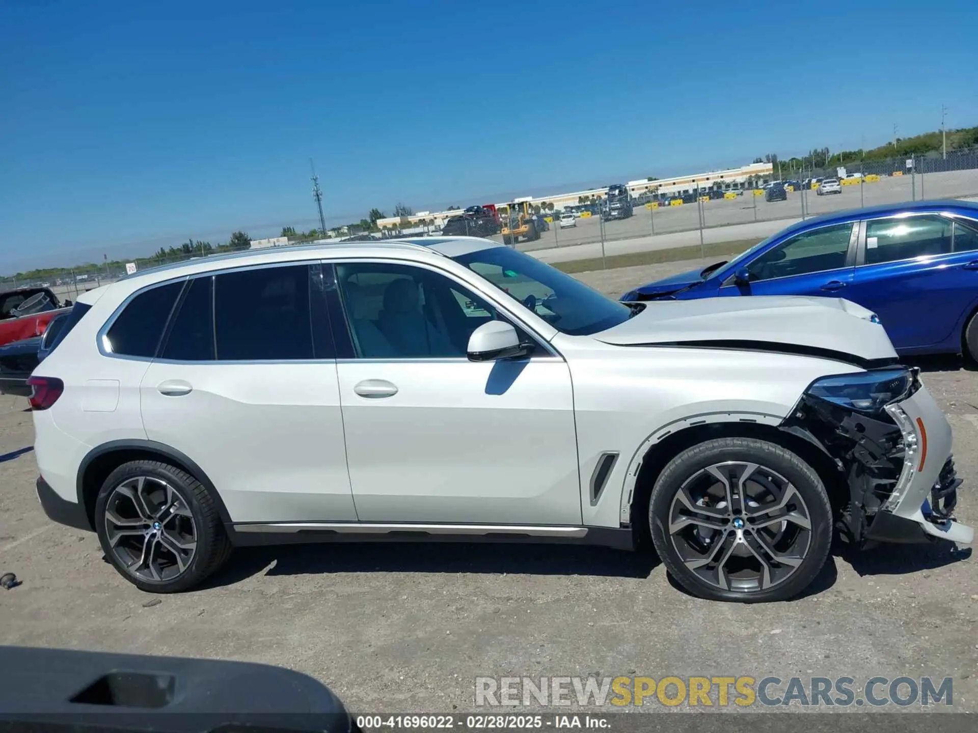 13 Photograph of a damaged car 5UXCR4C02M9G34810 BMW X5 2021