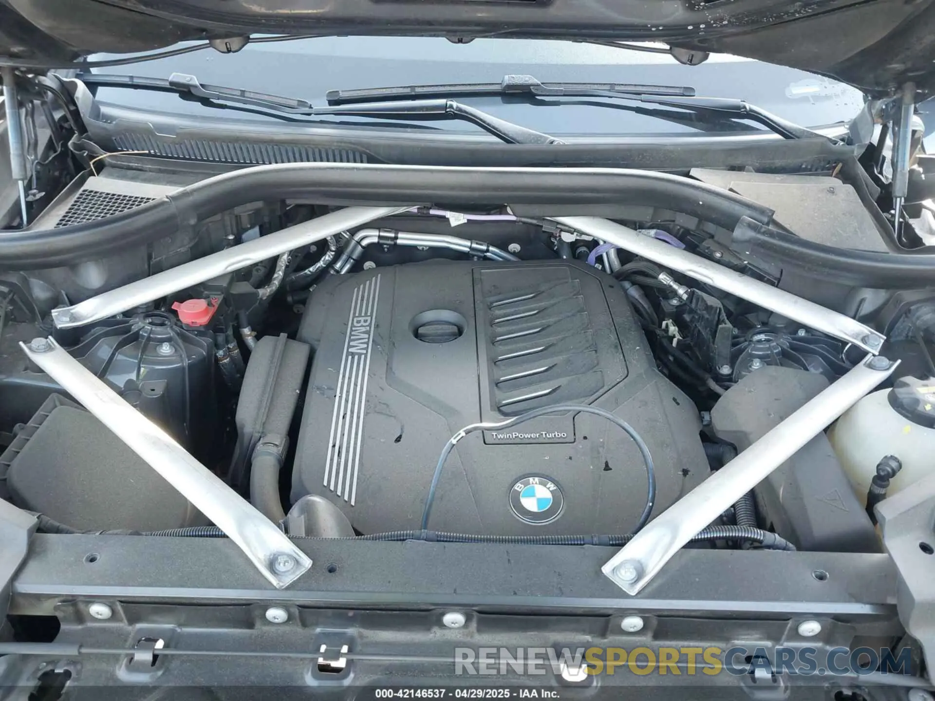 10 Фотография поврежденного автомобиля 5UXCR4C02M9H56406 BMW X5 2021