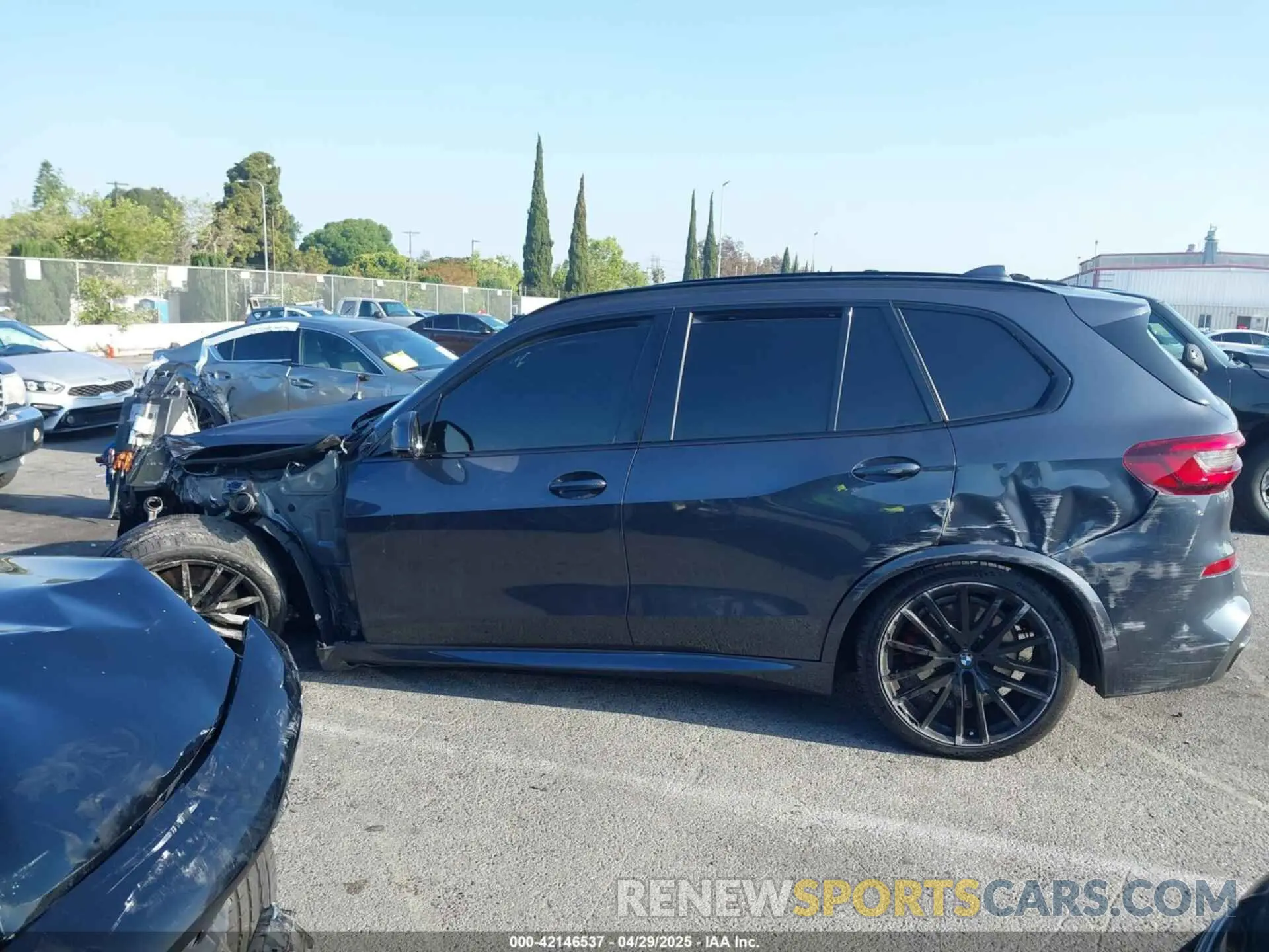 13 Фотография поврежденного автомобиля 5UXCR4C02M9H56406 BMW X5 2021