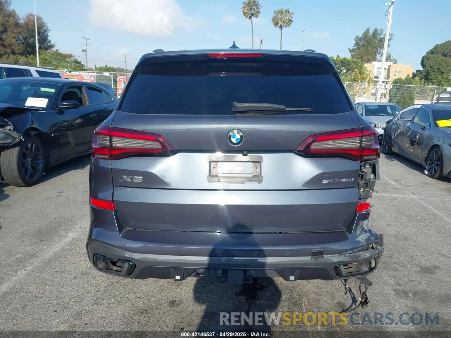 15 Фотография поврежденного автомобиля 5UXCR4C02M9H56406 BMW X5 2021