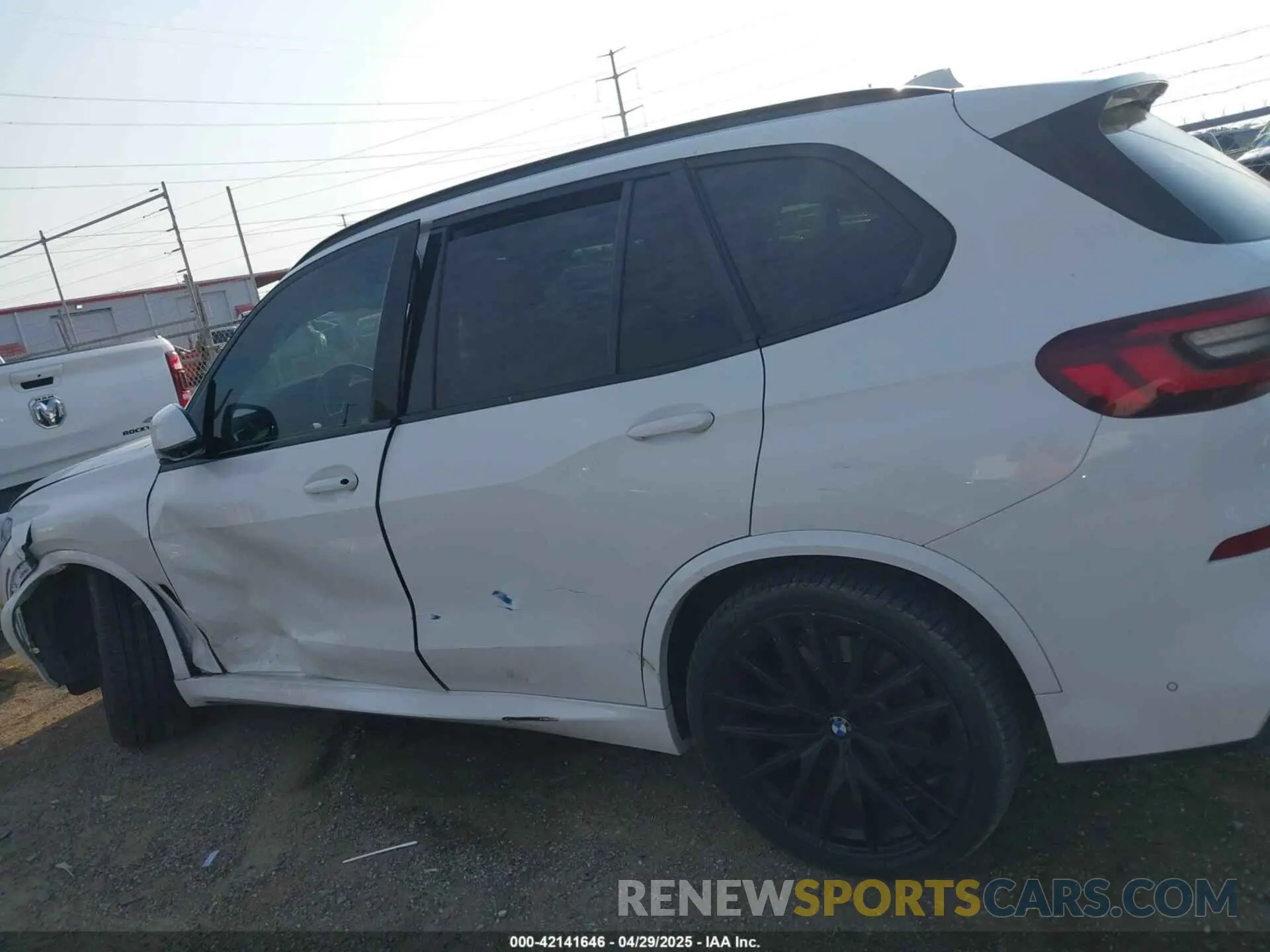 14 Фотография поврежденного автомобиля 5UXCR4C03M9E40545 BMW X5 2021