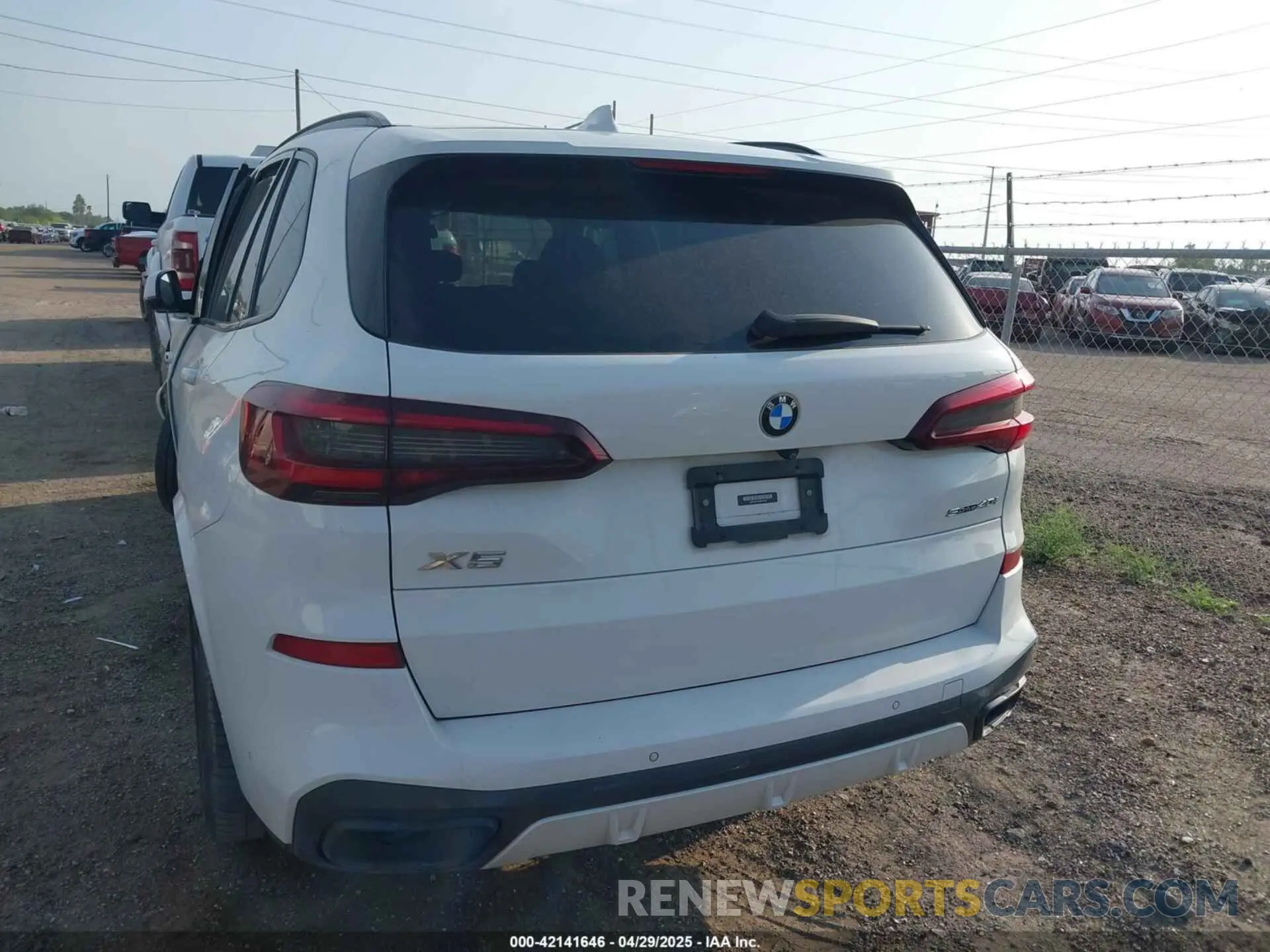 3 Фотография поврежденного автомобиля 5UXCR4C03M9E40545 BMW X5 2021
