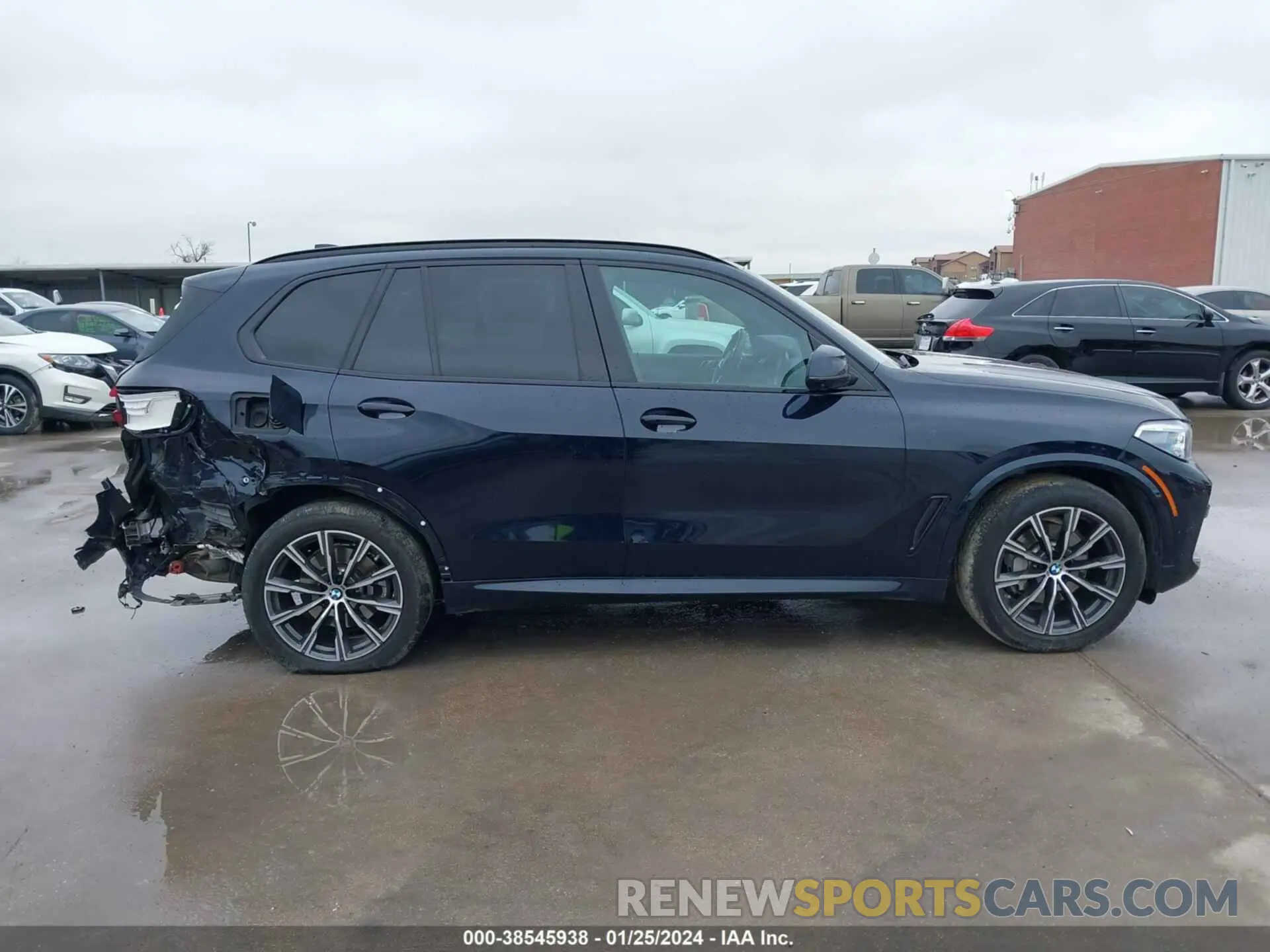 13 Photograph of a damaged car 5UXCR4C03M9F69904 BMW X5 2021
