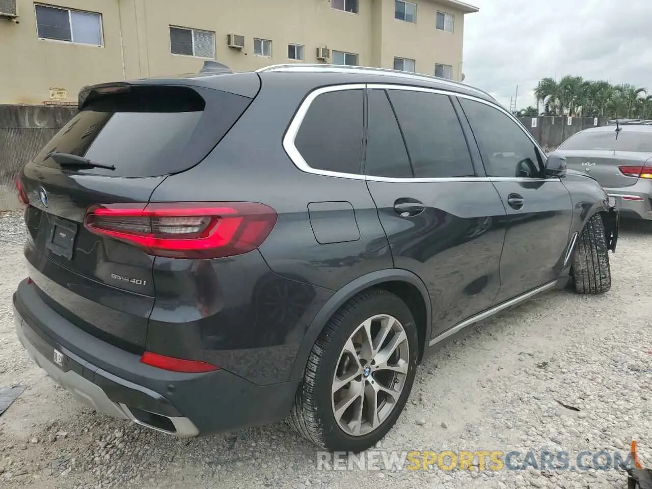 3 Photograph of a damaged car 5UXCR4C03M9H08459 BMW X5 2021