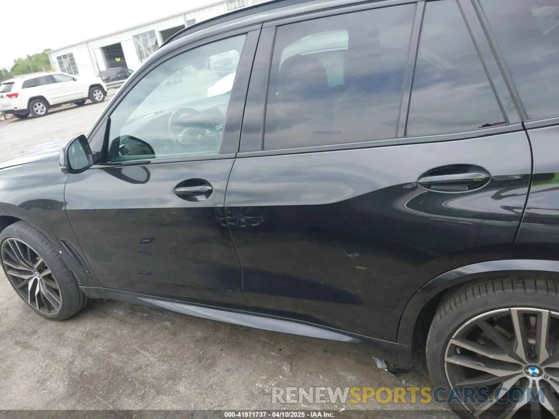 15 Photograph of a damaged car 5UXCR4C05M9E09393 BMW X5 2021
