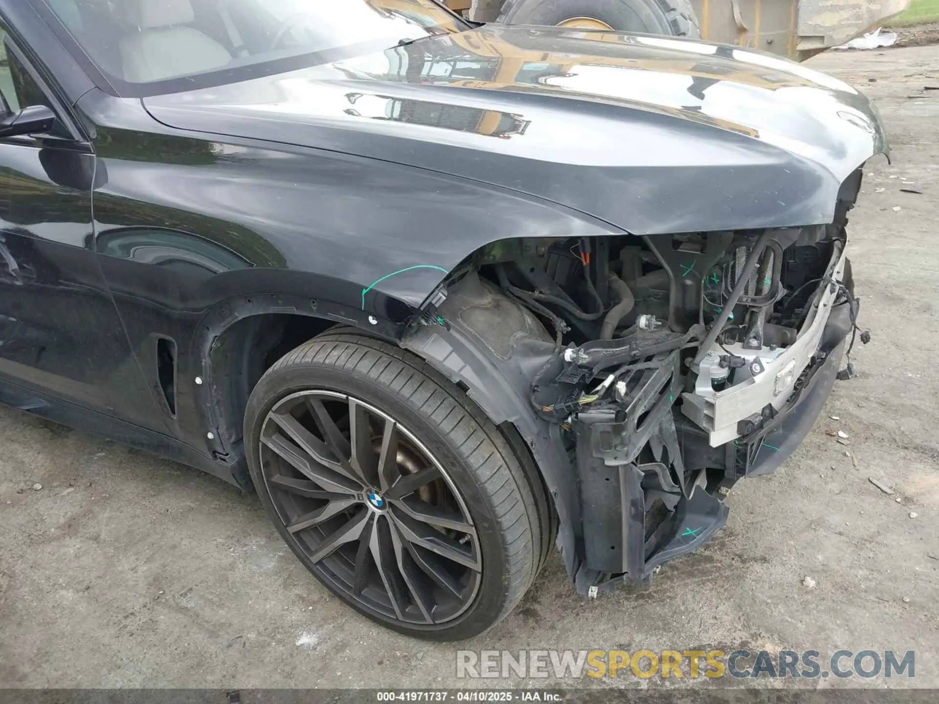 19 Photograph of a damaged car 5UXCR4C05M9E09393 BMW X5 2021