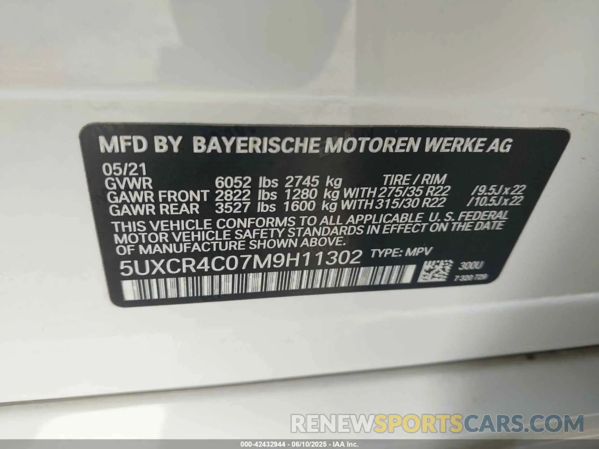 9 Photograph of a damaged car 5UXCR4C07M9H11302 BMW X5 2021