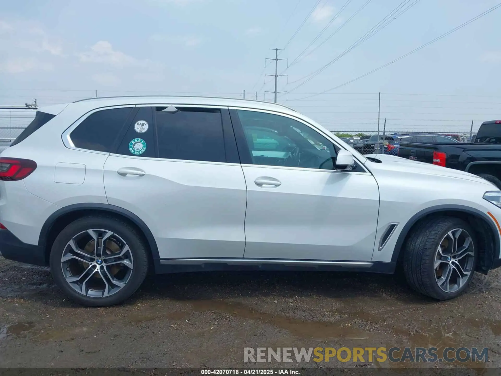 13 Photograph of a damaged car 5UXCR4C0XM9H62566 BMW X5 2021