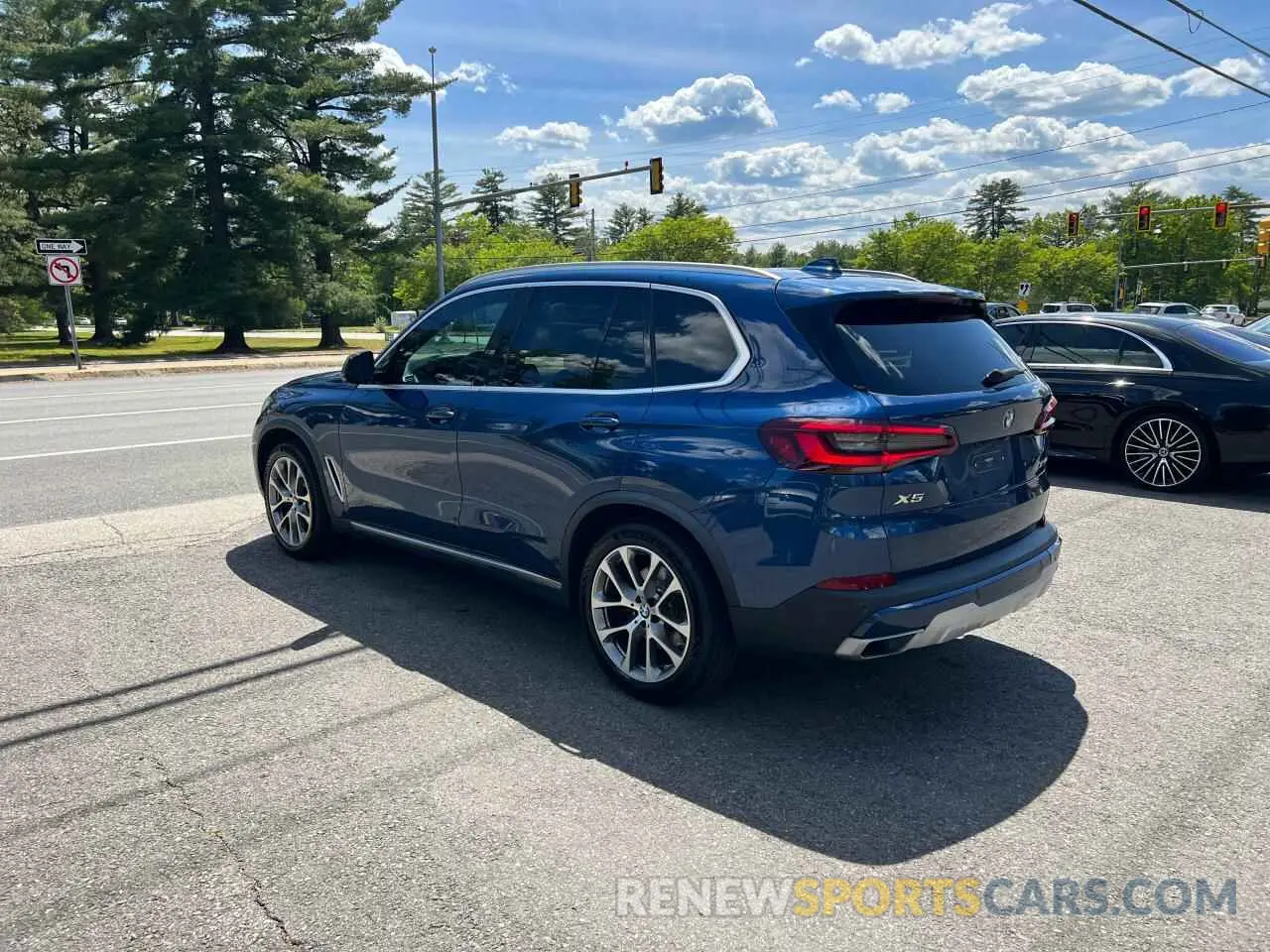 3 Photograph of a damaged car 5UXCR6C00M9D95365 BMW X5 2021