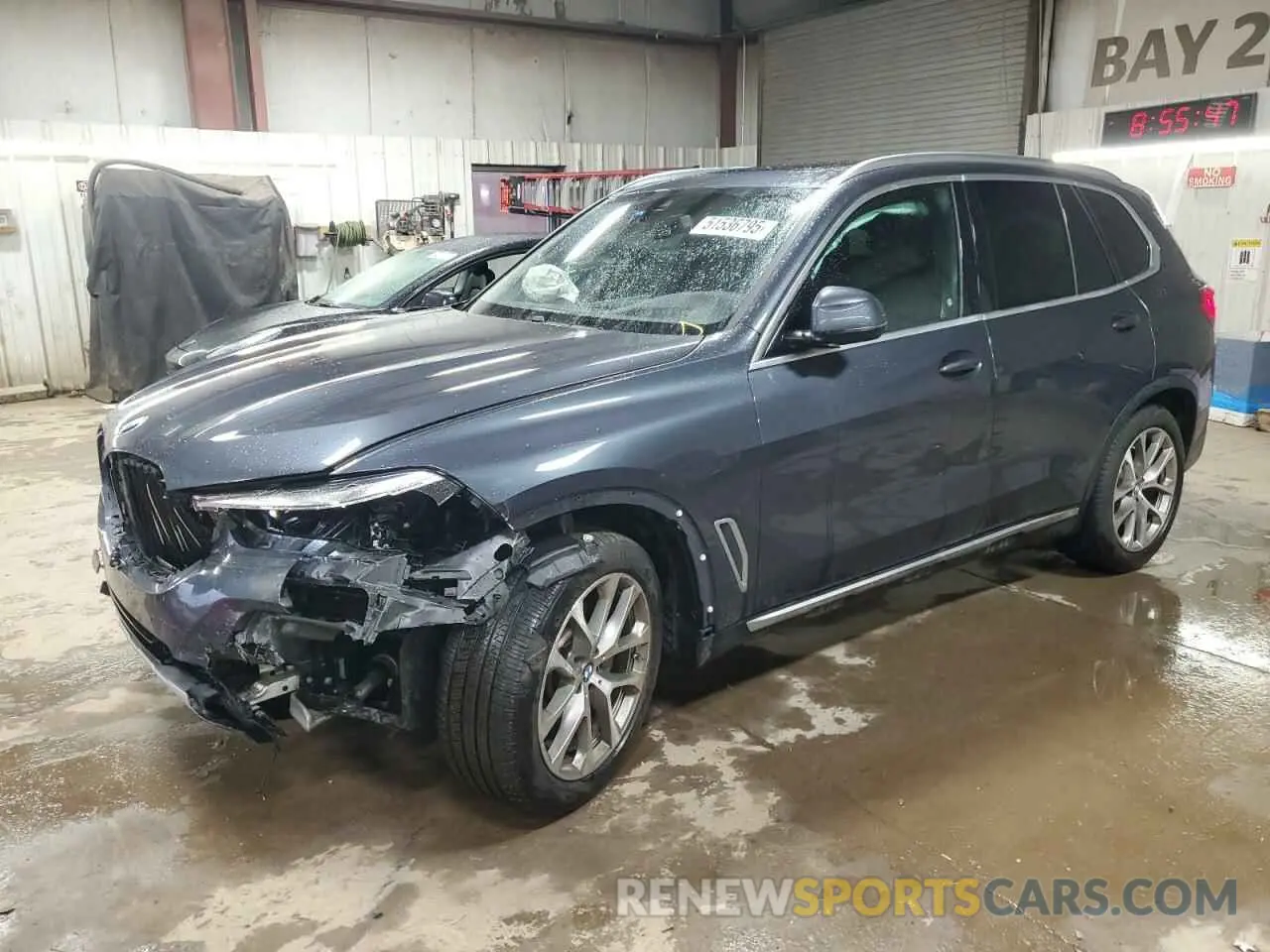 1 Photograph of a damaged car 5UXCR6C00M9G00599 BMW X5 2021