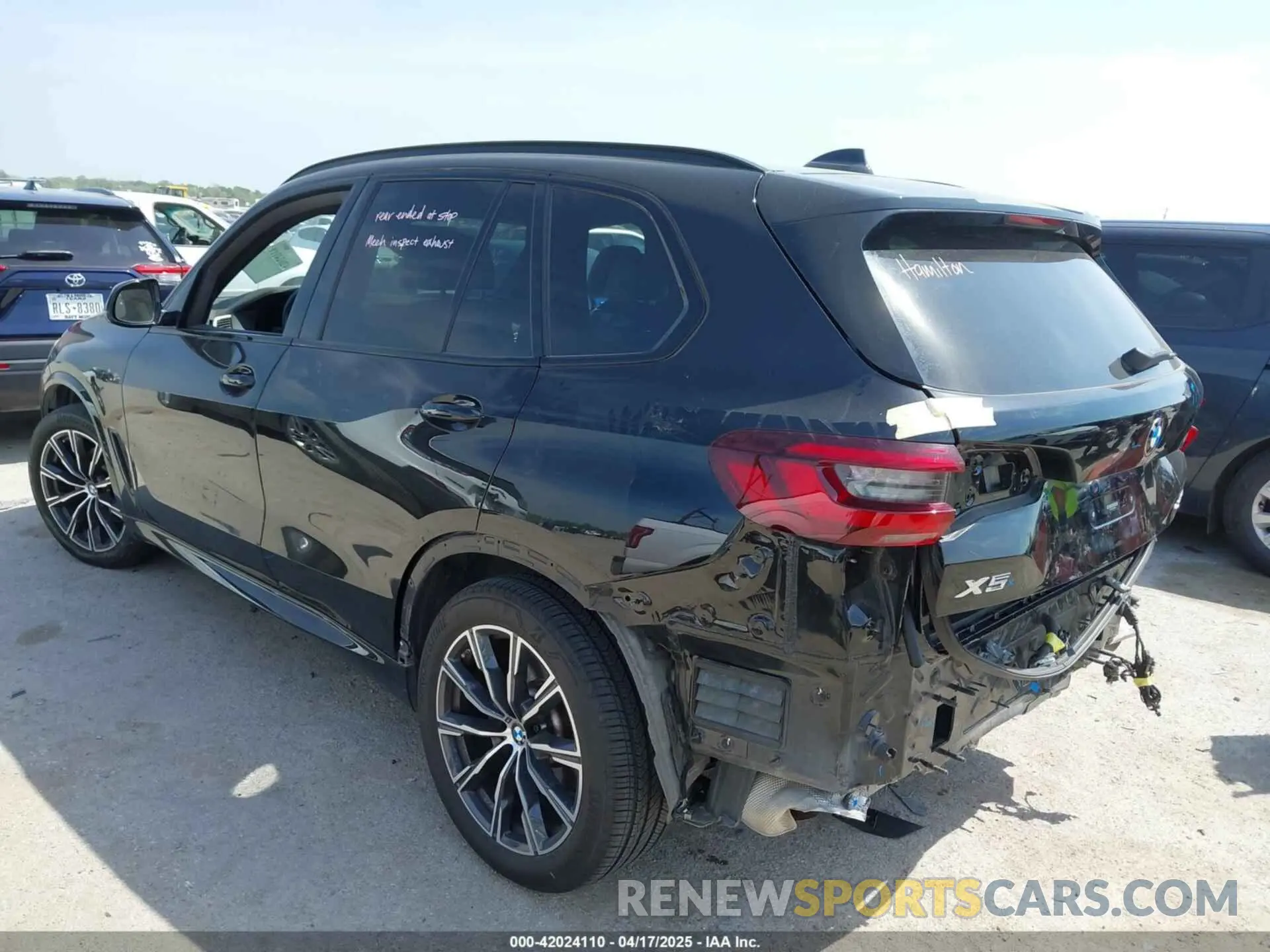 3 Photograph of a damaged car 5UXCR6C01M9E66976 BMW X5 2021