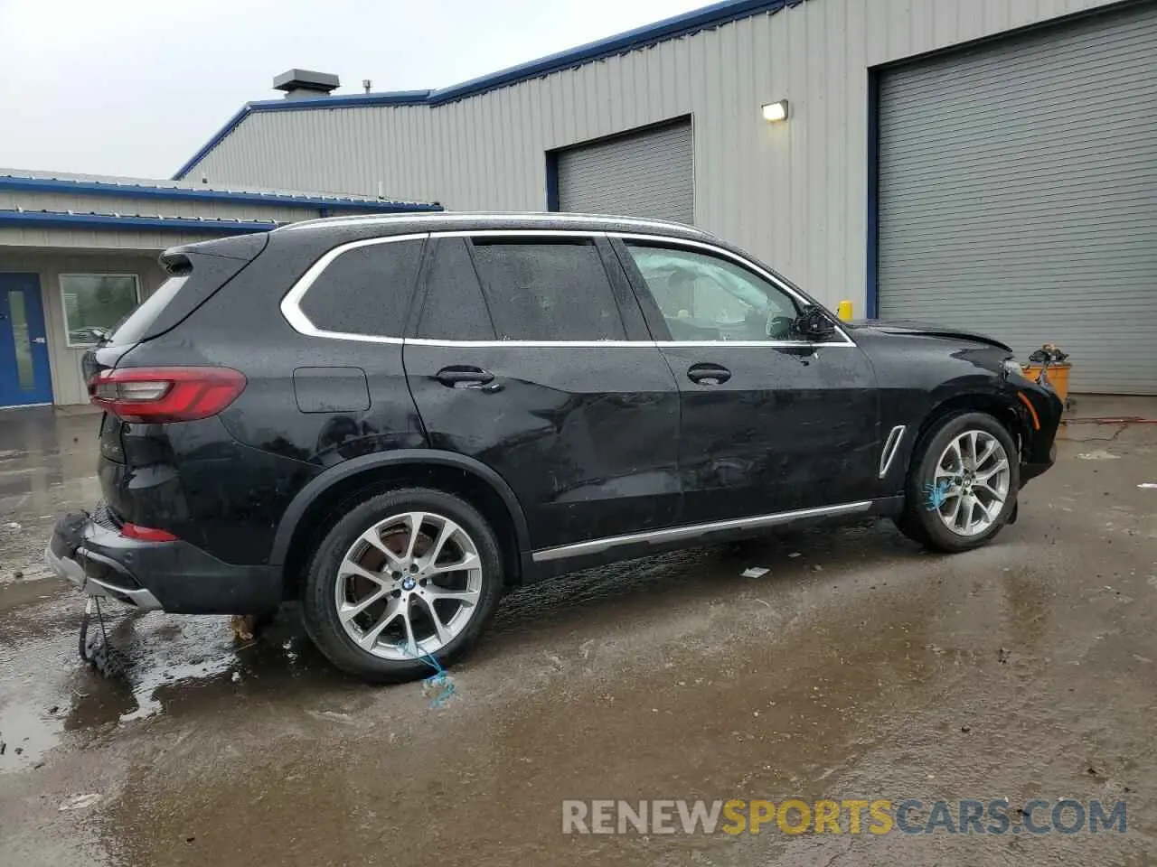 3 Photograph of a damaged car 5UXCR6C01M9F95252 BMW X5 2021
