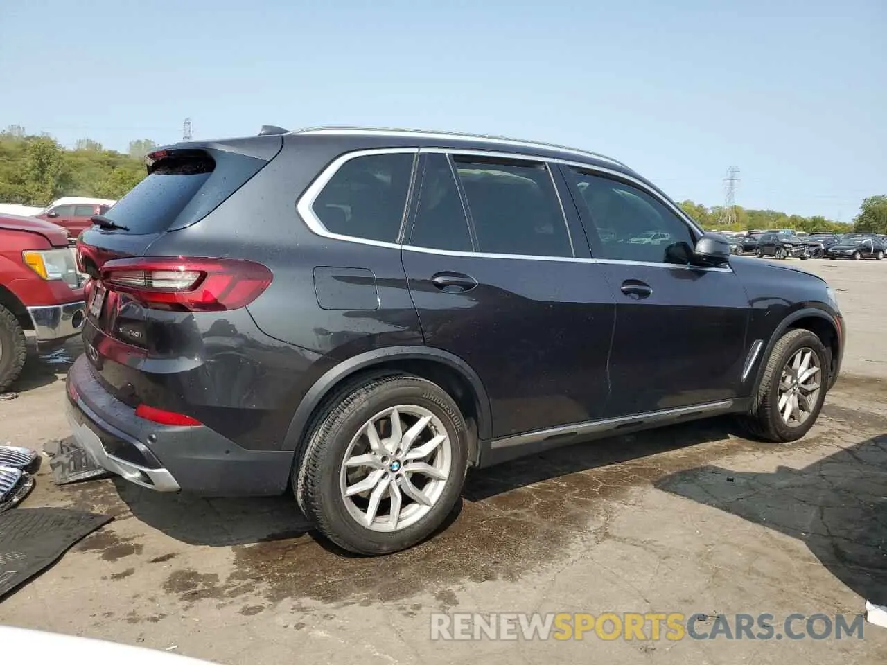 3 Photograph of a damaged car 5UXCR6C02M9E80997 BMW X5 2021