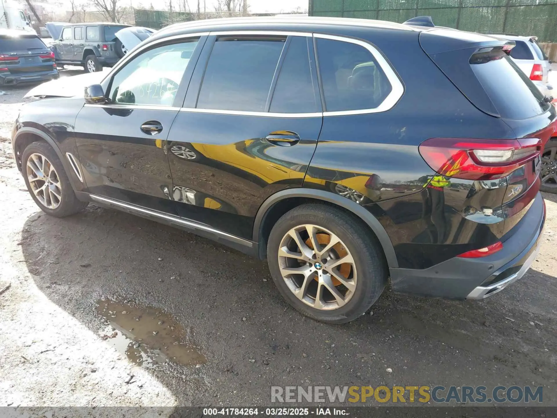3 Фотография поврежденного автомобиля 5UXCR6C03M9E23482 BMW X5 2021