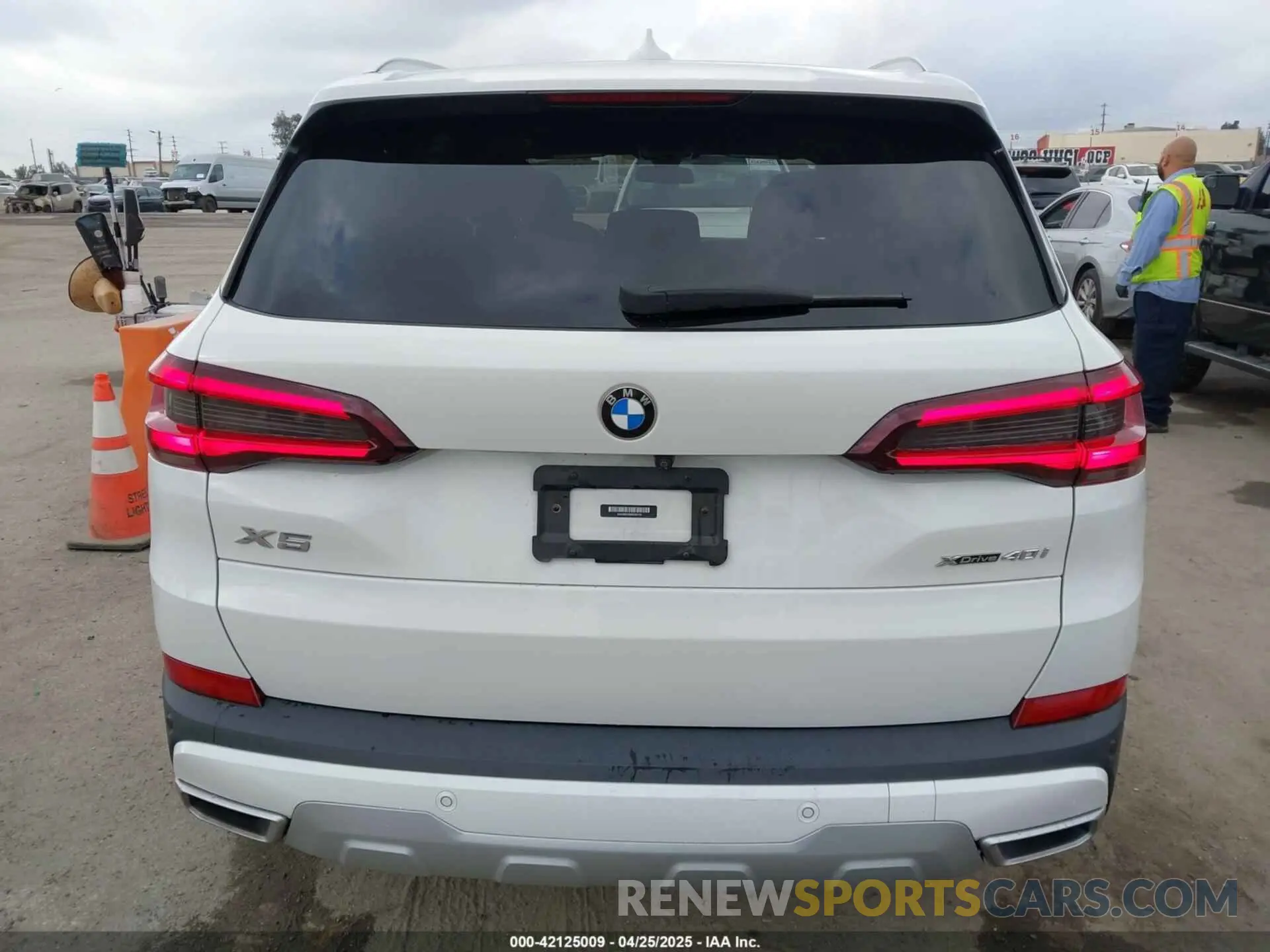 16 Фотография поврежденного автомобиля 5UXCR6C03M9G36156 BMW X5 2021