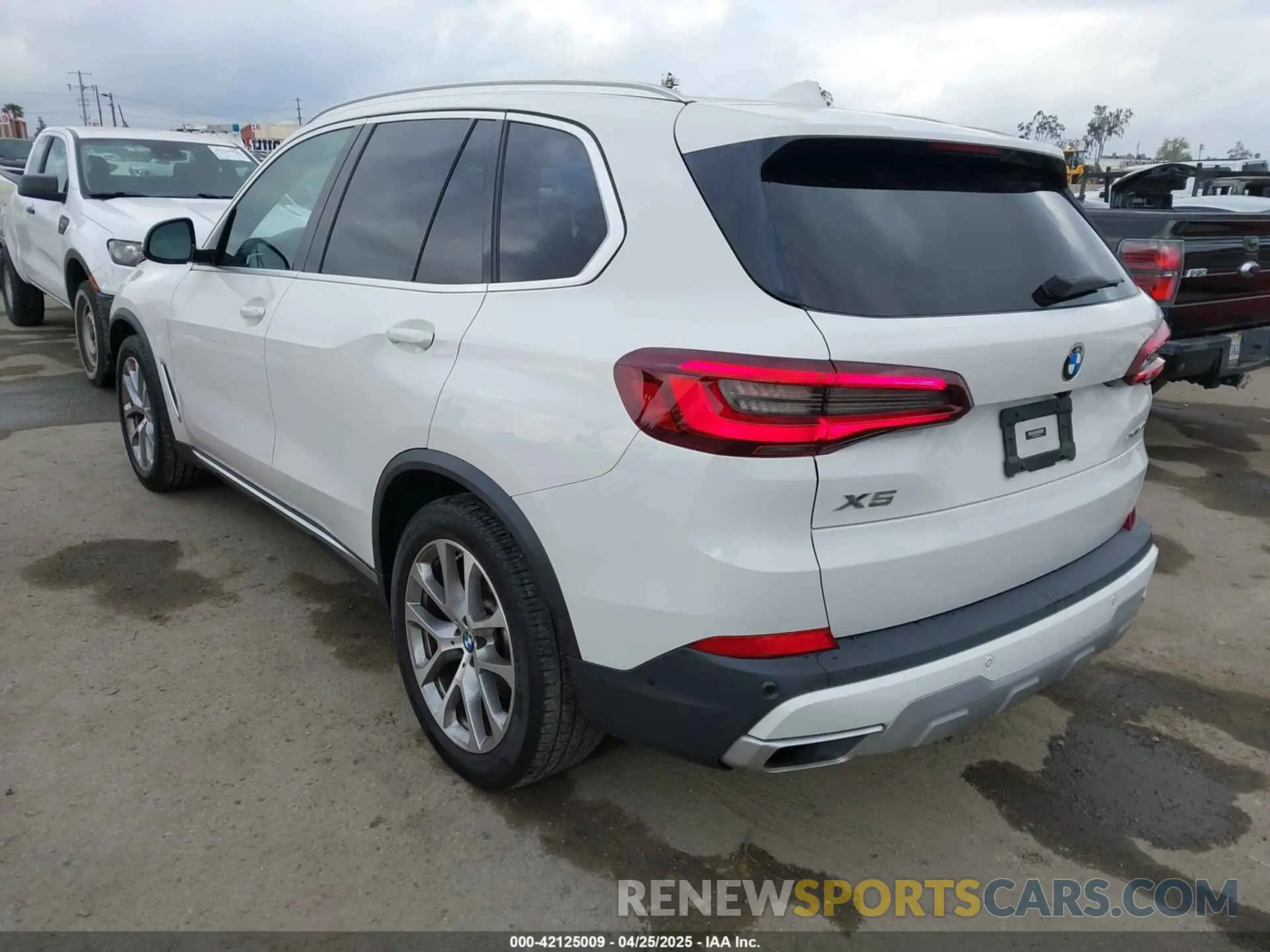 3 Фотография поврежденного автомобиля 5UXCR6C03M9G36156 BMW X5 2021