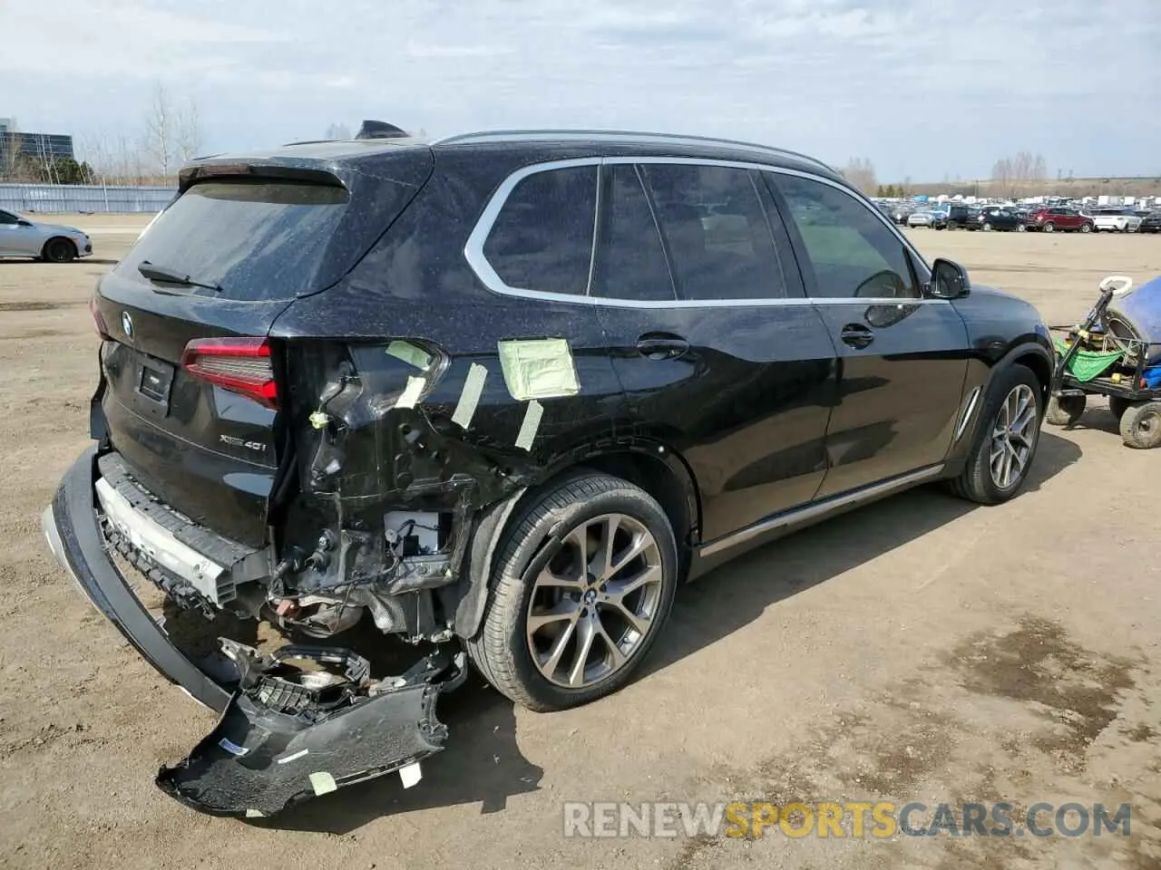 3 Photograph of a damaged car 5UXCR6C05M9F67664 BMW X5 2021