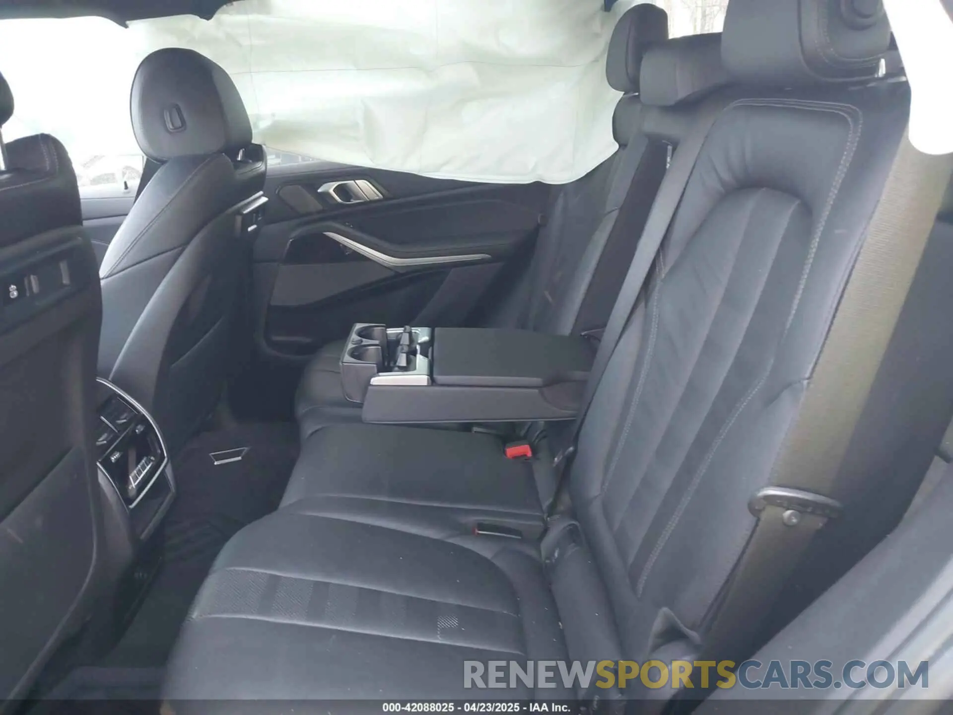 8 Фотография поврежденного автомобиля 5UXCR6C08M9F25585 BMW X5 2021