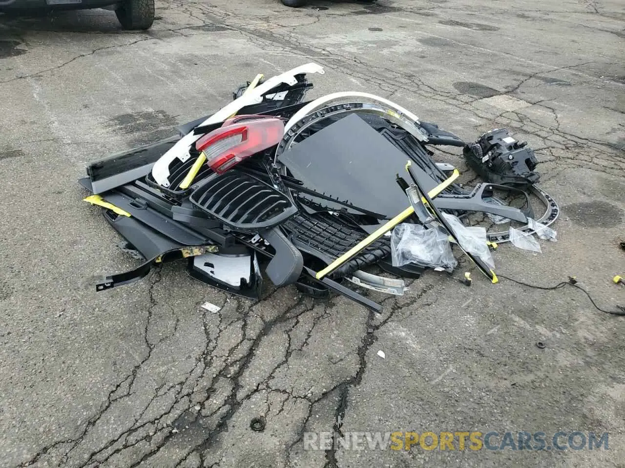 13 Photograph of a damaged car 5UXCR6C08M9F27126 BMW X5 2021