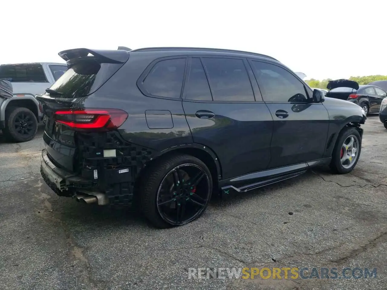 3 Photograph of a damaged car 5UXJU4C05M9G68228 BMW X5 2021
