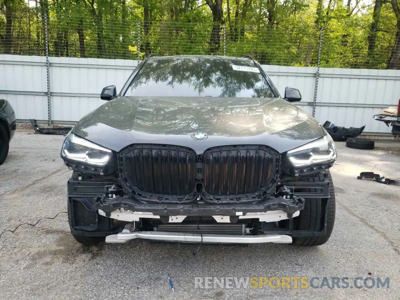 5 Photograph of a damaged car 5UXJU4C05M9G68228 BMW X5 2021