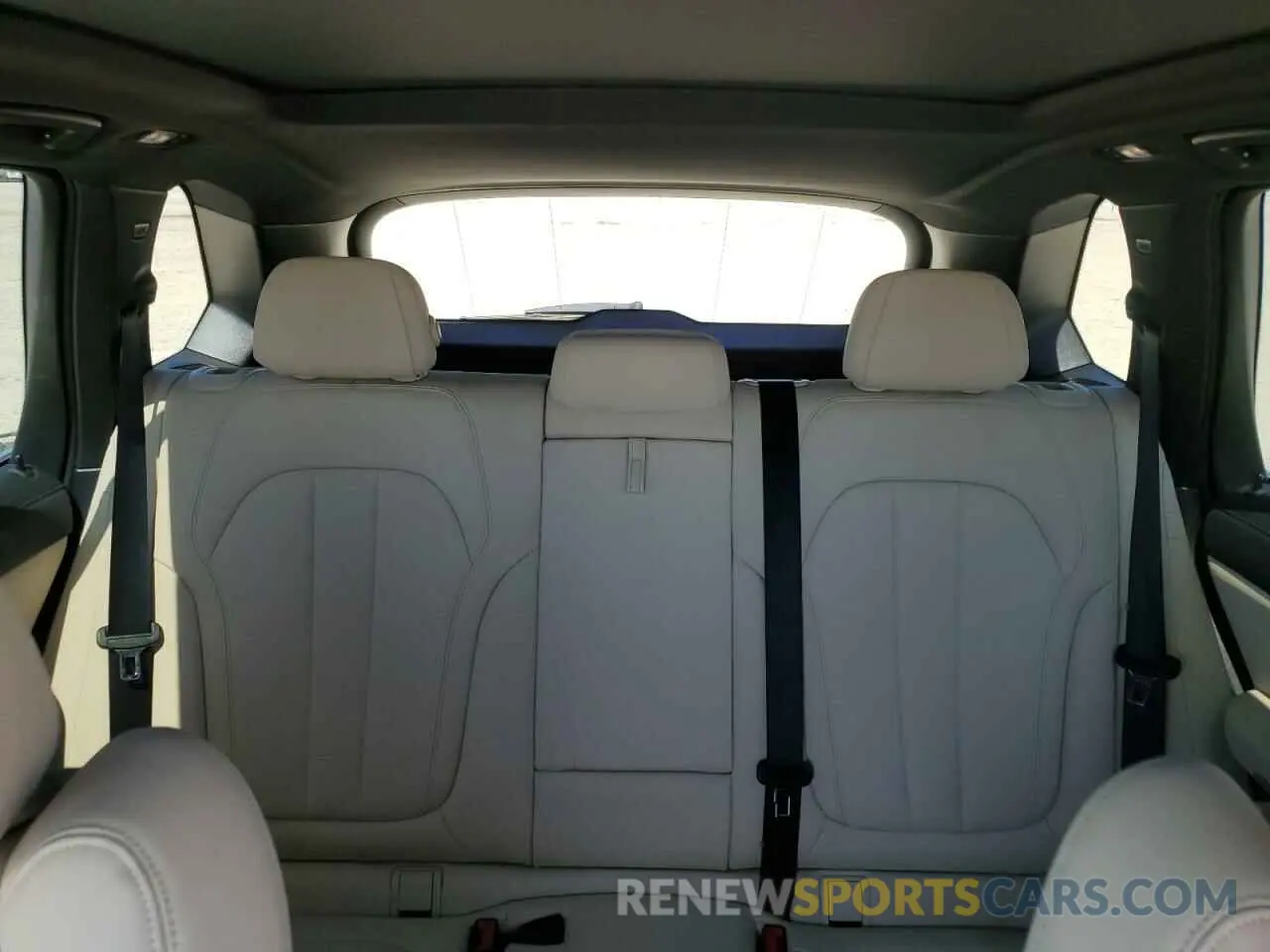 10 Фотография поврежденного автомобиля 5UXTA6C02M9F28733 BMW X5 2021