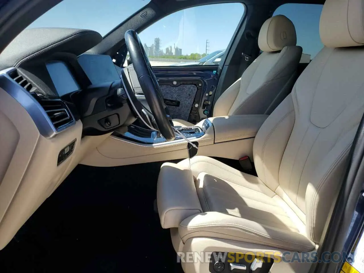 7 Фотография поврежденного автомобиля 5UXTA6C02M9F28733 BMW X5 2021