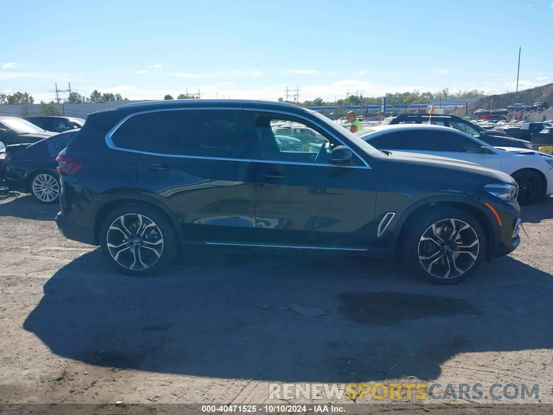 14 Photograph of a damaged car 5UXTA6C02M9H54397 BMW X5 2021
