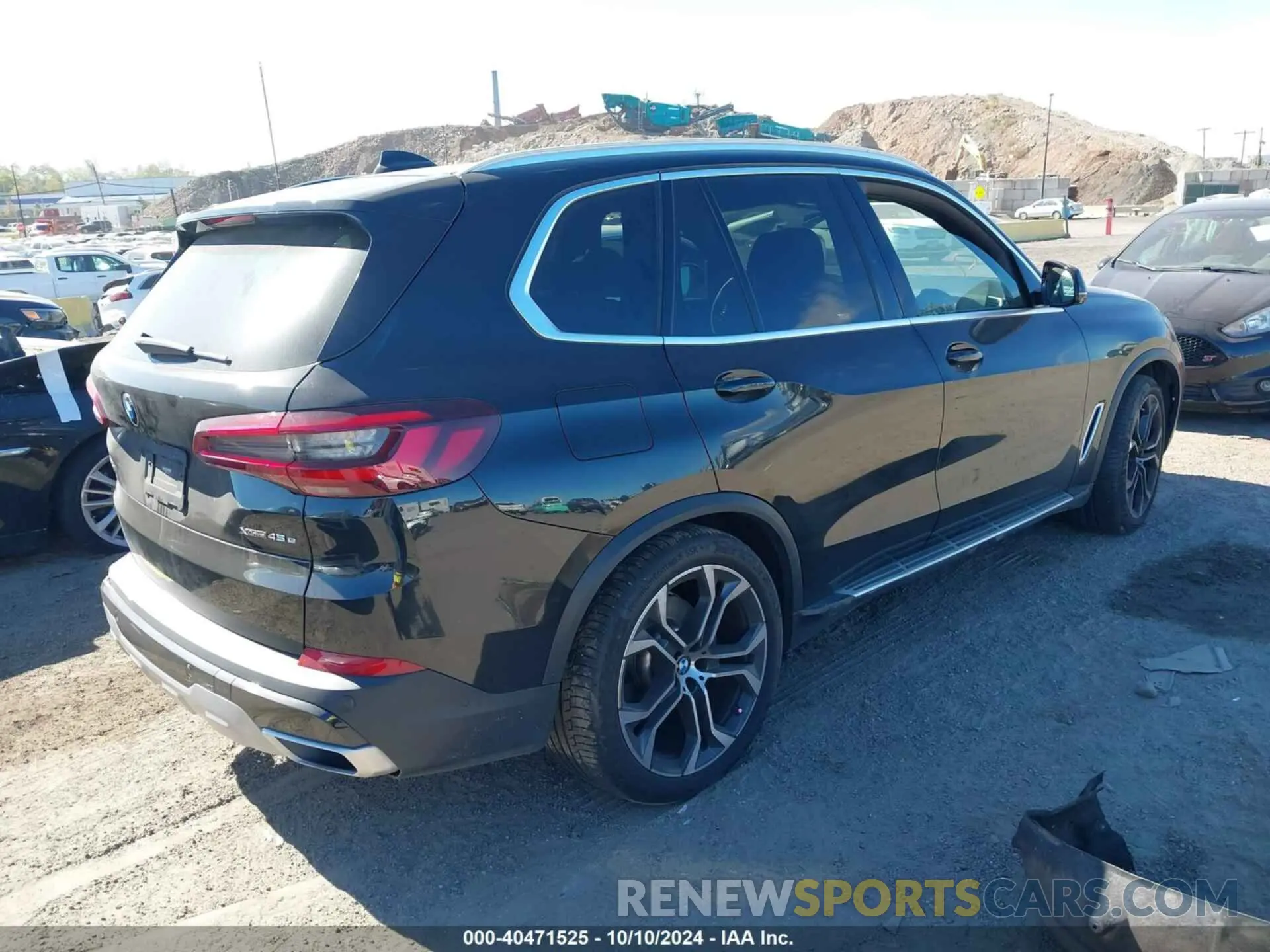 4 Photograph of a damaged car 5UXTA6C02M9H54397 BMW X5 2021
